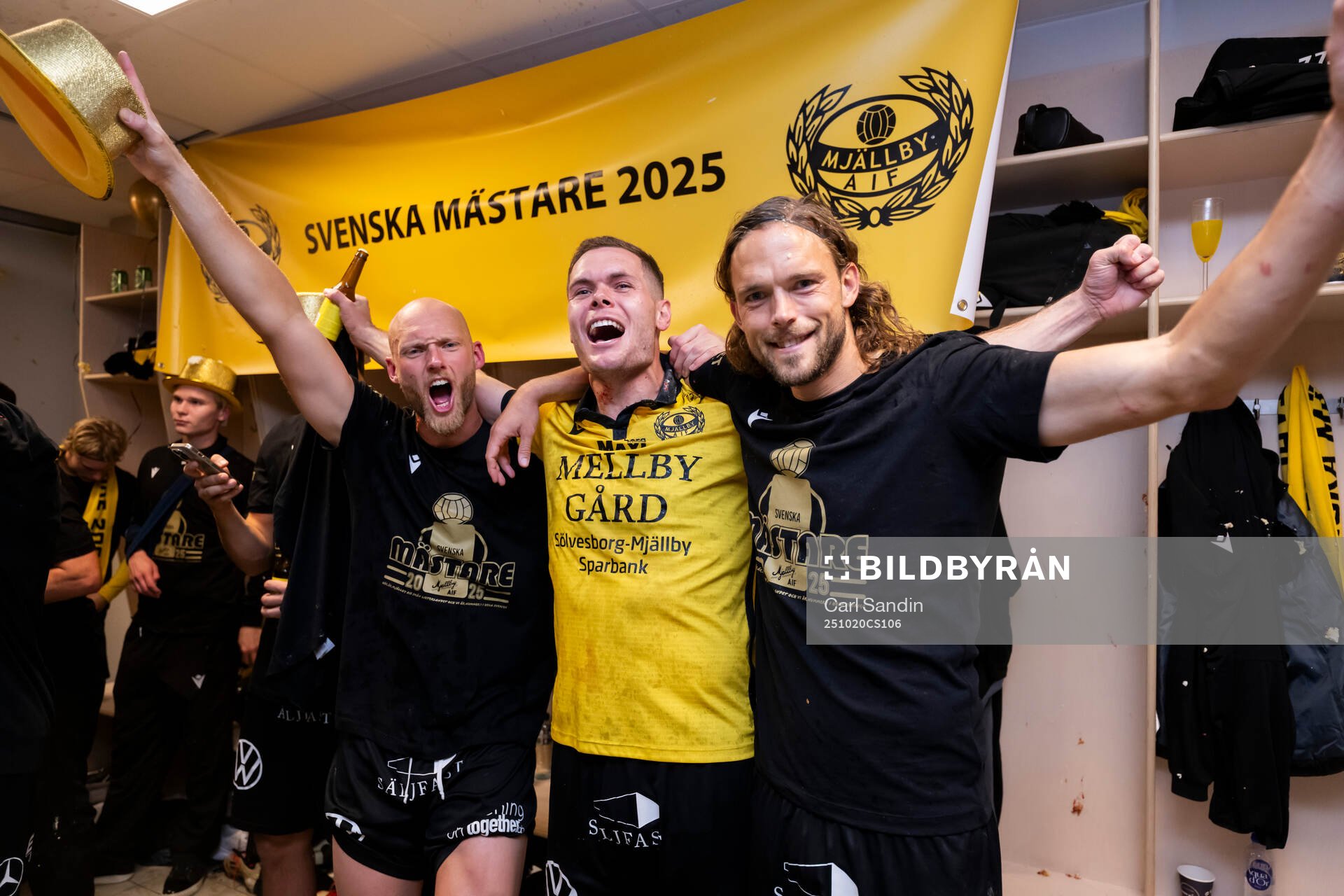 Mjällbys målvakt Alexander Lundin, Jacob Bergström och