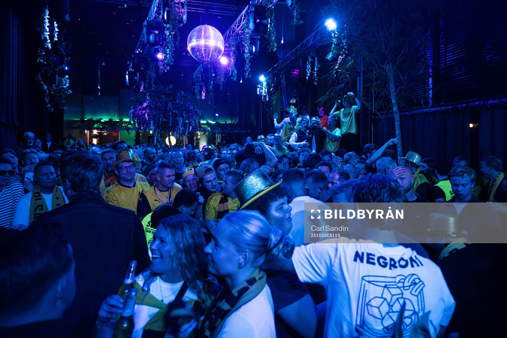 Mjällbys spelare och supportrar på guldbanketten