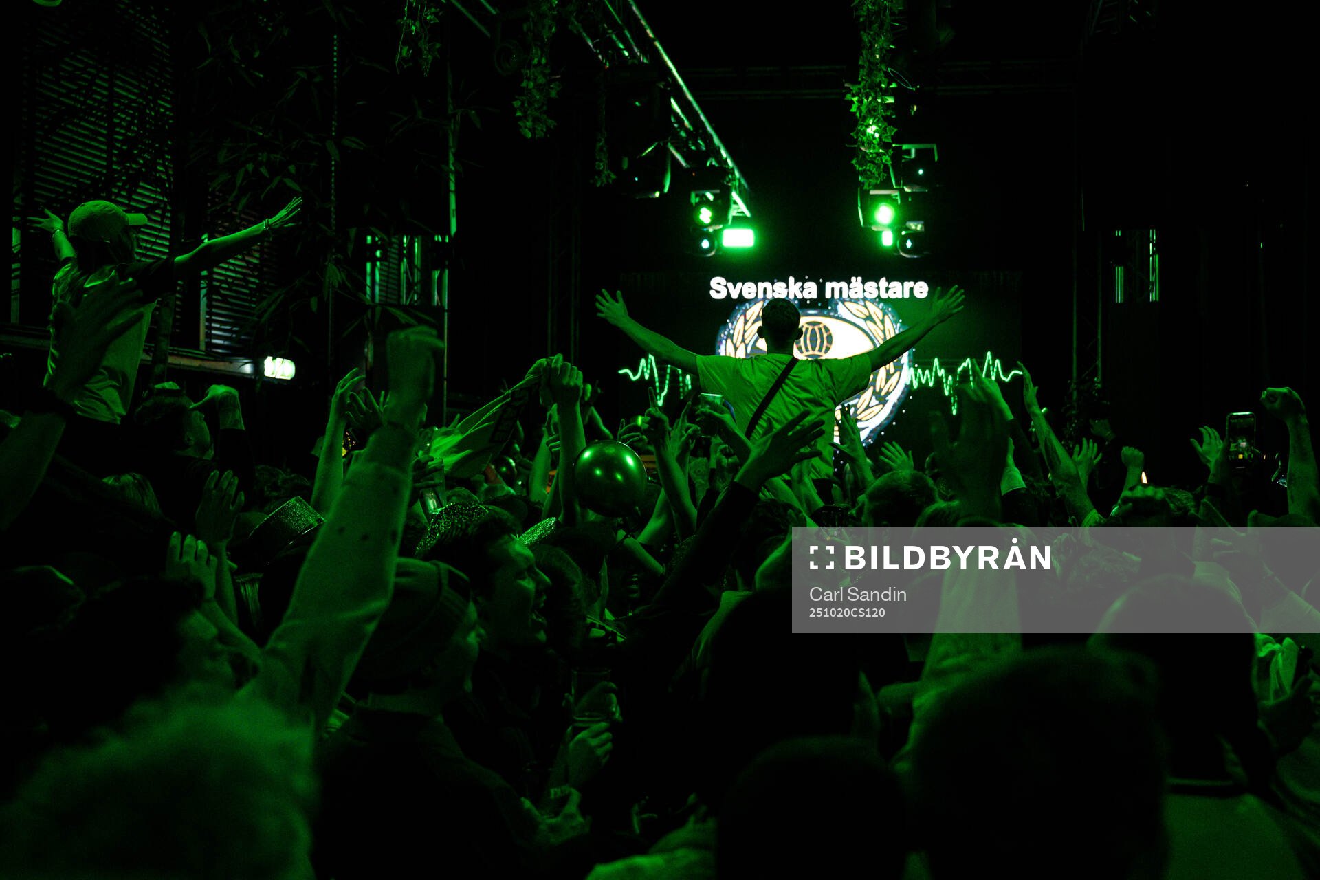 Mjällbys spelare och supportrar på guldbanketten