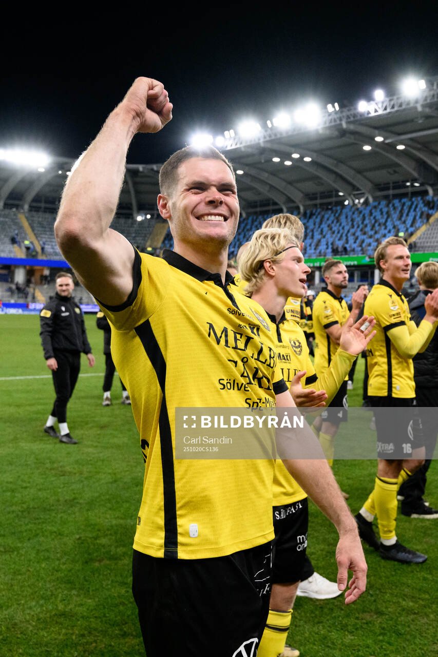 Mjällbys Jacob Bergström jublar