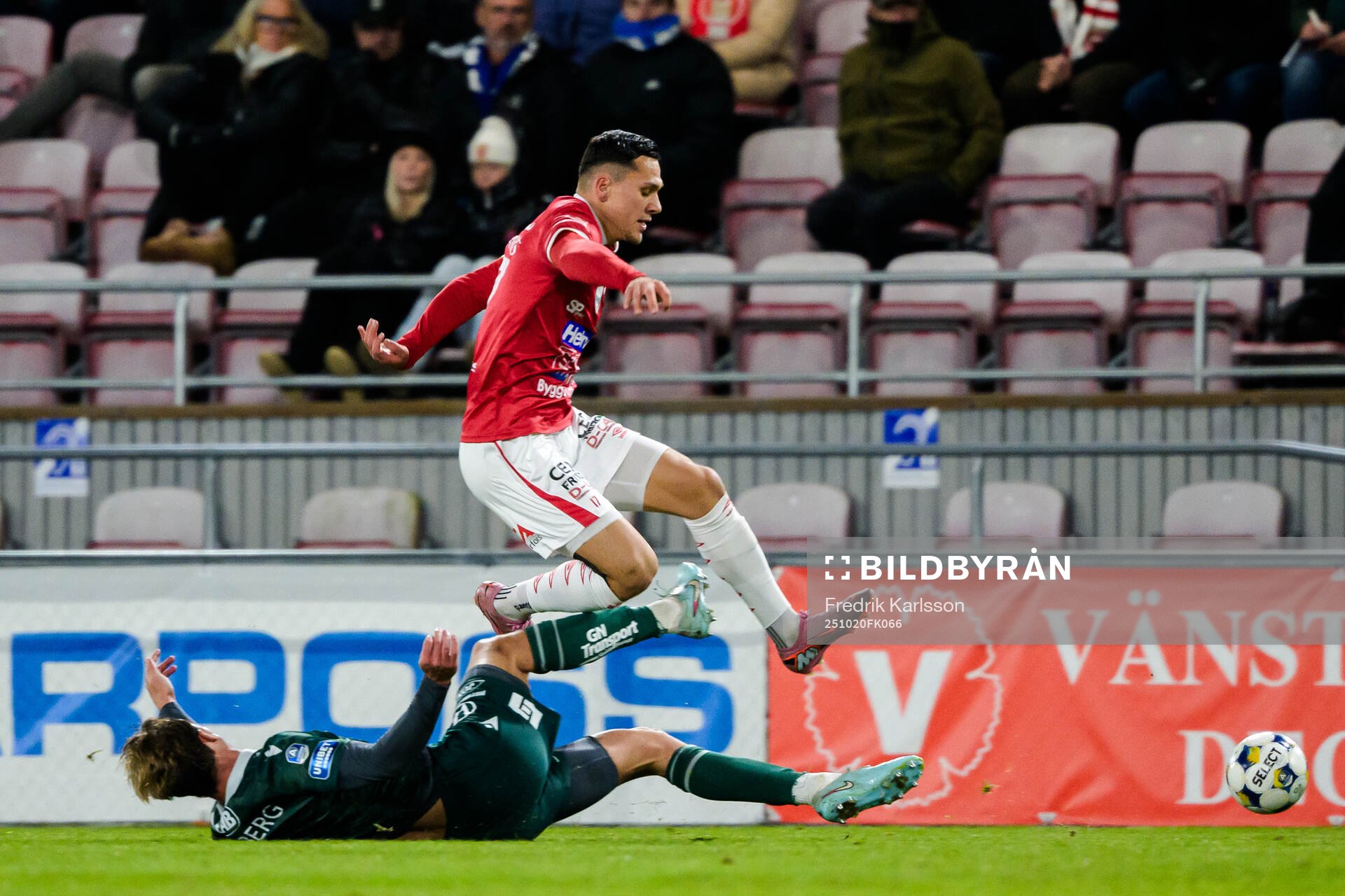 Degerfors Arman Taranis och Halmstads Filip Schyberg