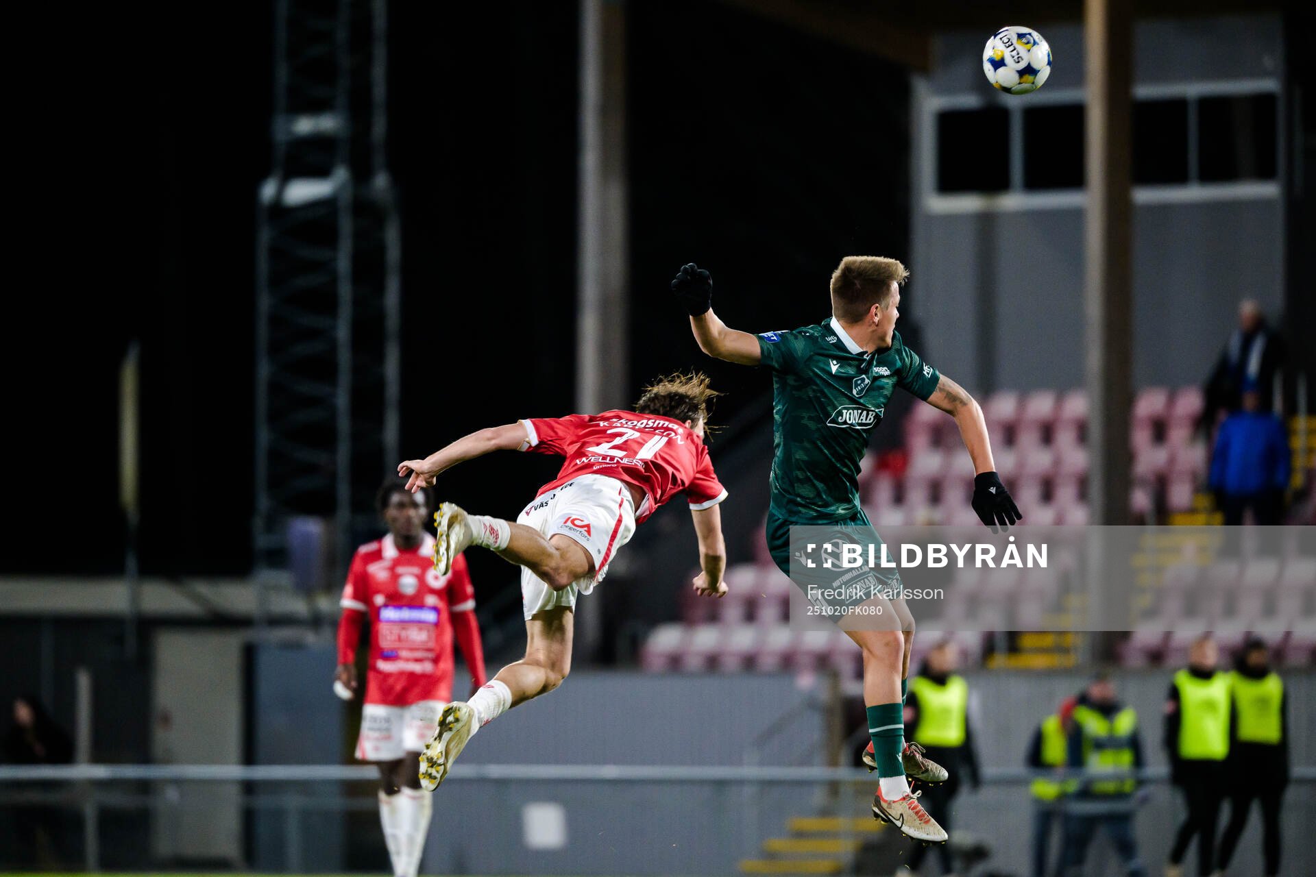 Degerfors Kazper Karlsson och Halmstads Niilo Mäenpää