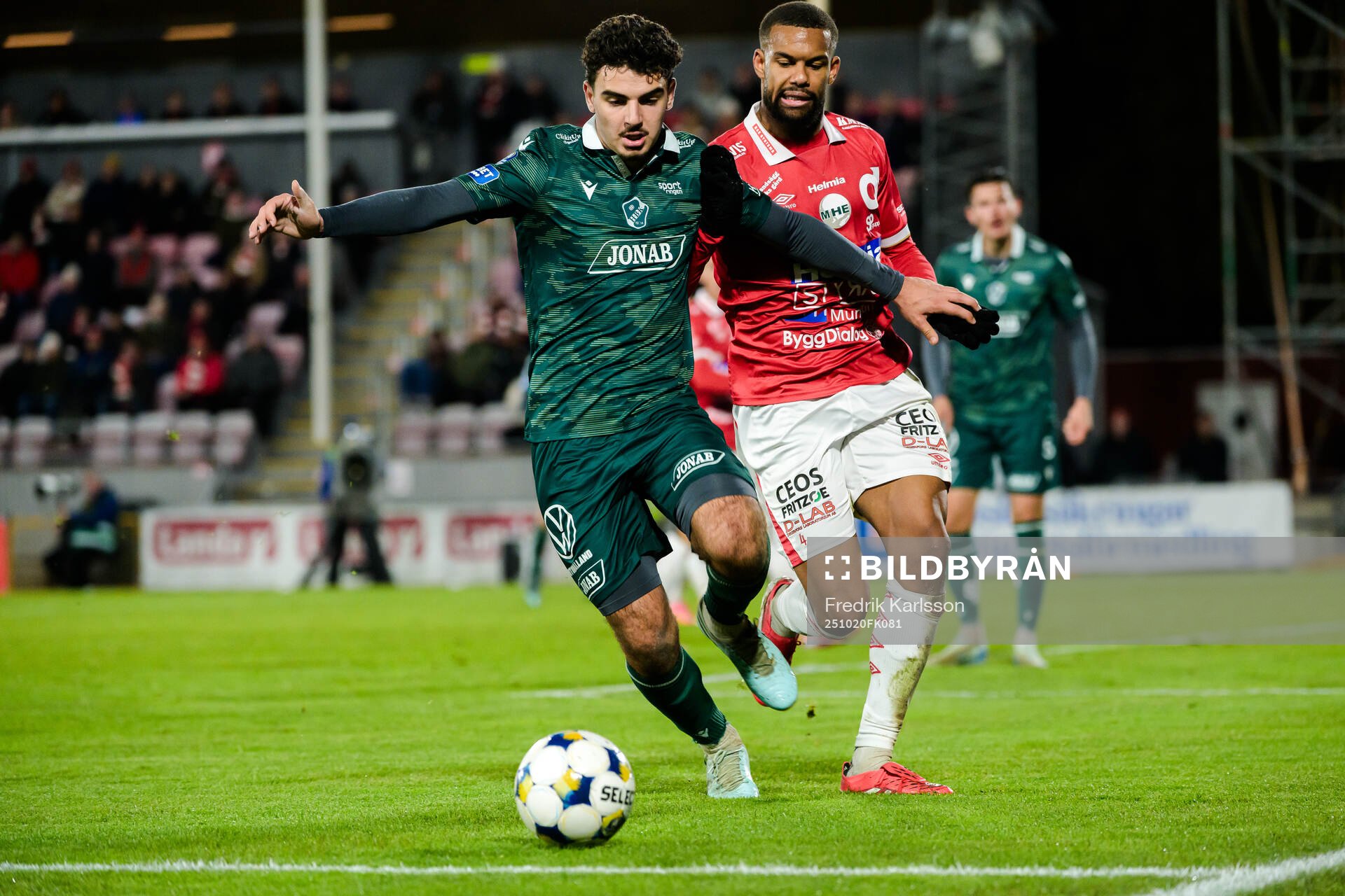 Halmstads Bleon Kurtulus och Degerfors Leon Hien