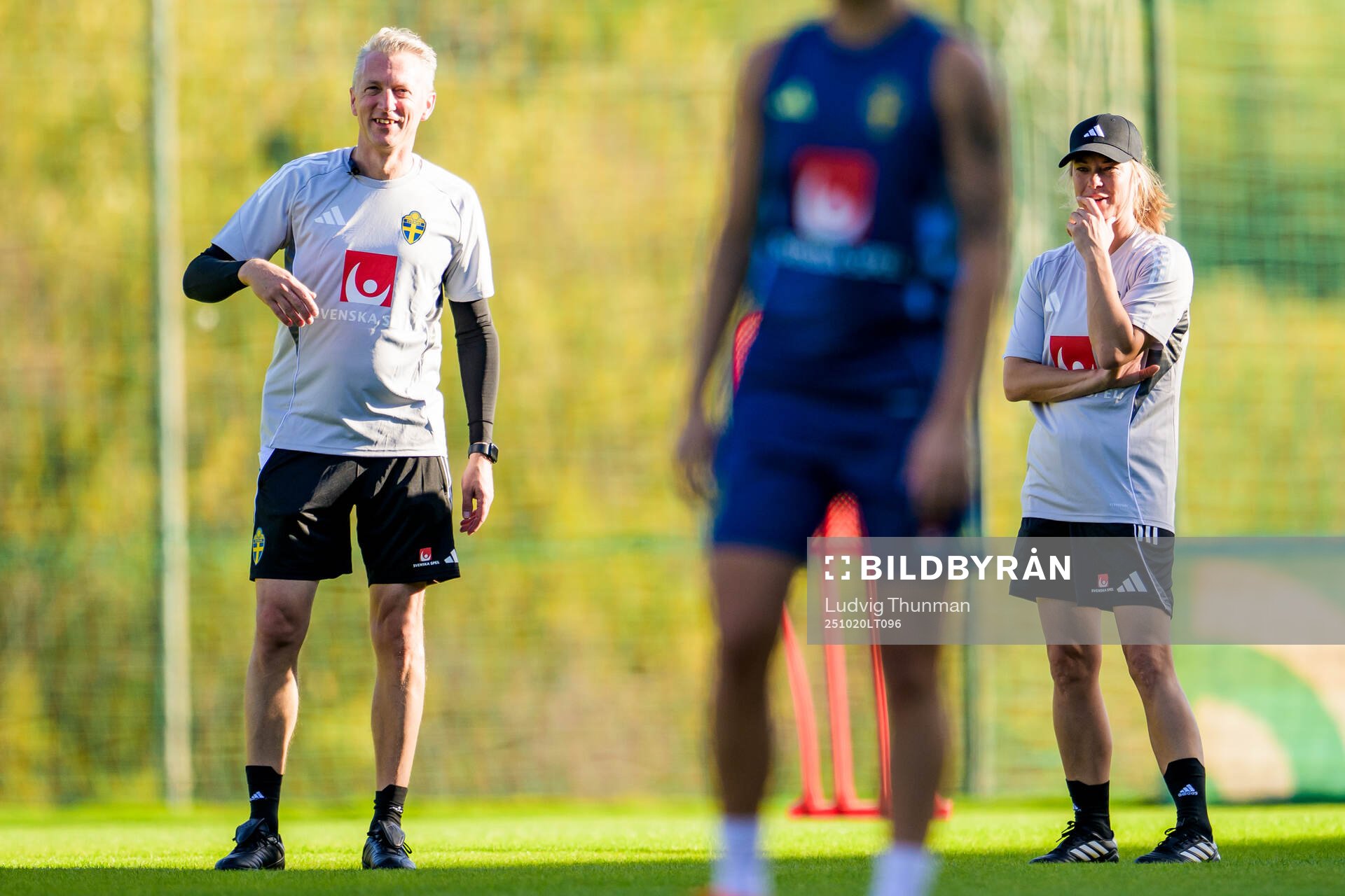 Assistant coach Niklas Egnell and assistant coach Johanna