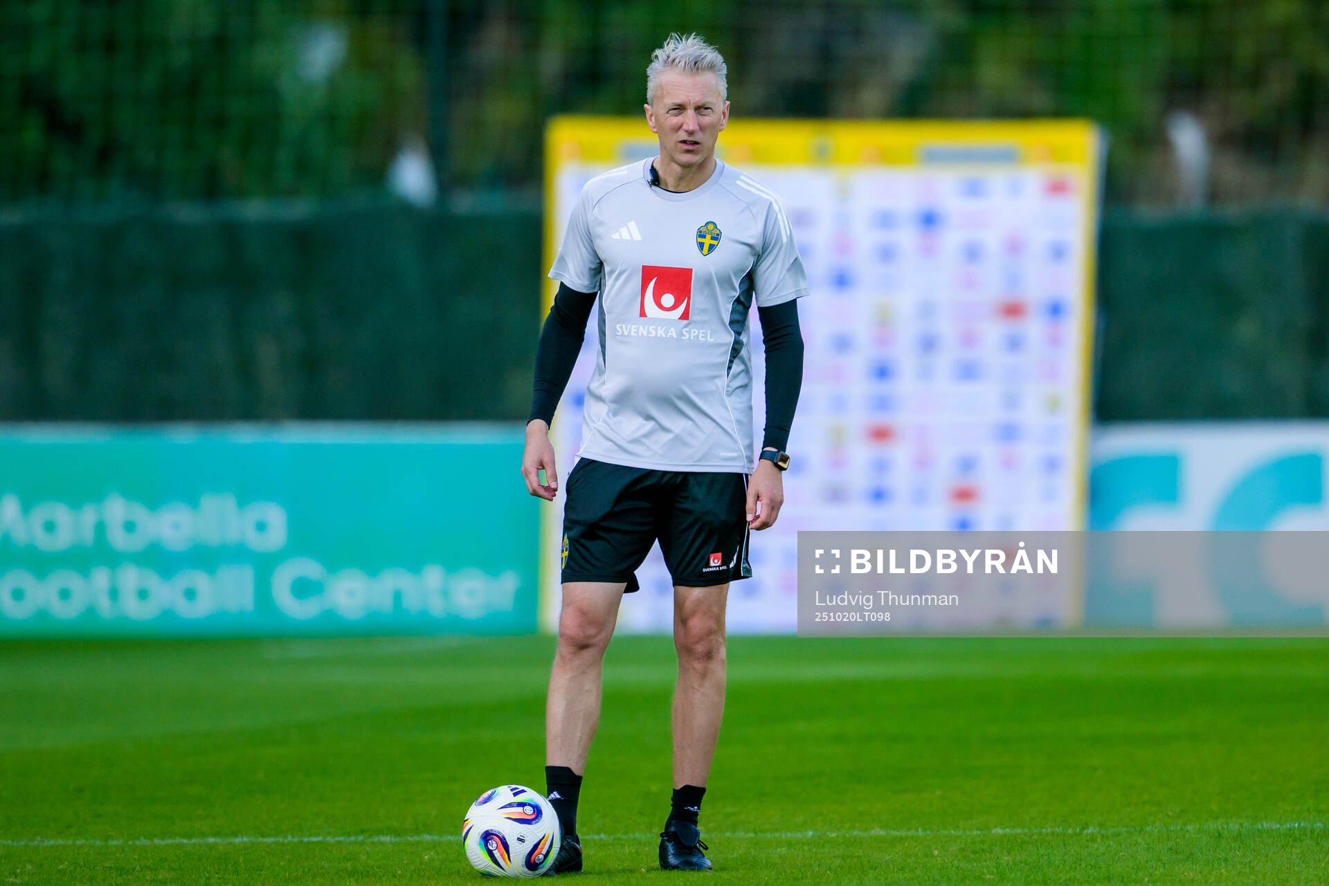 Assistant coach Niklas Egnell of the Swedish women's