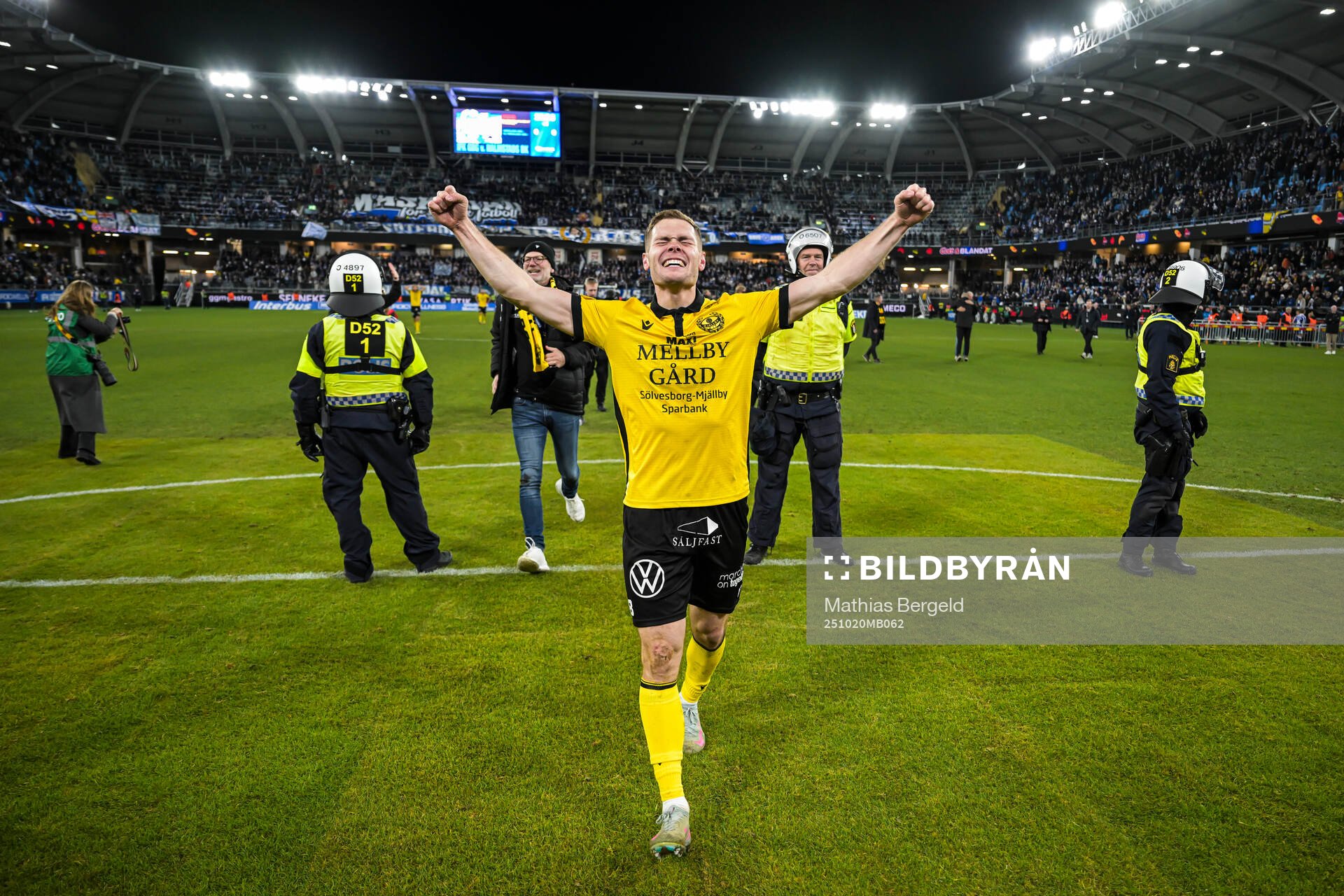 Mjällbys Jacob Bergström jublar