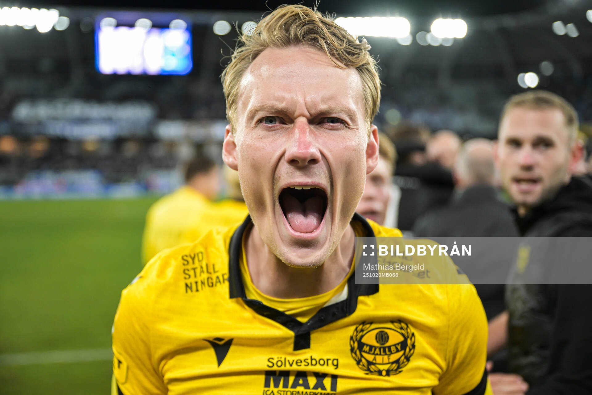 Mjällbys Herman Johansson jublar