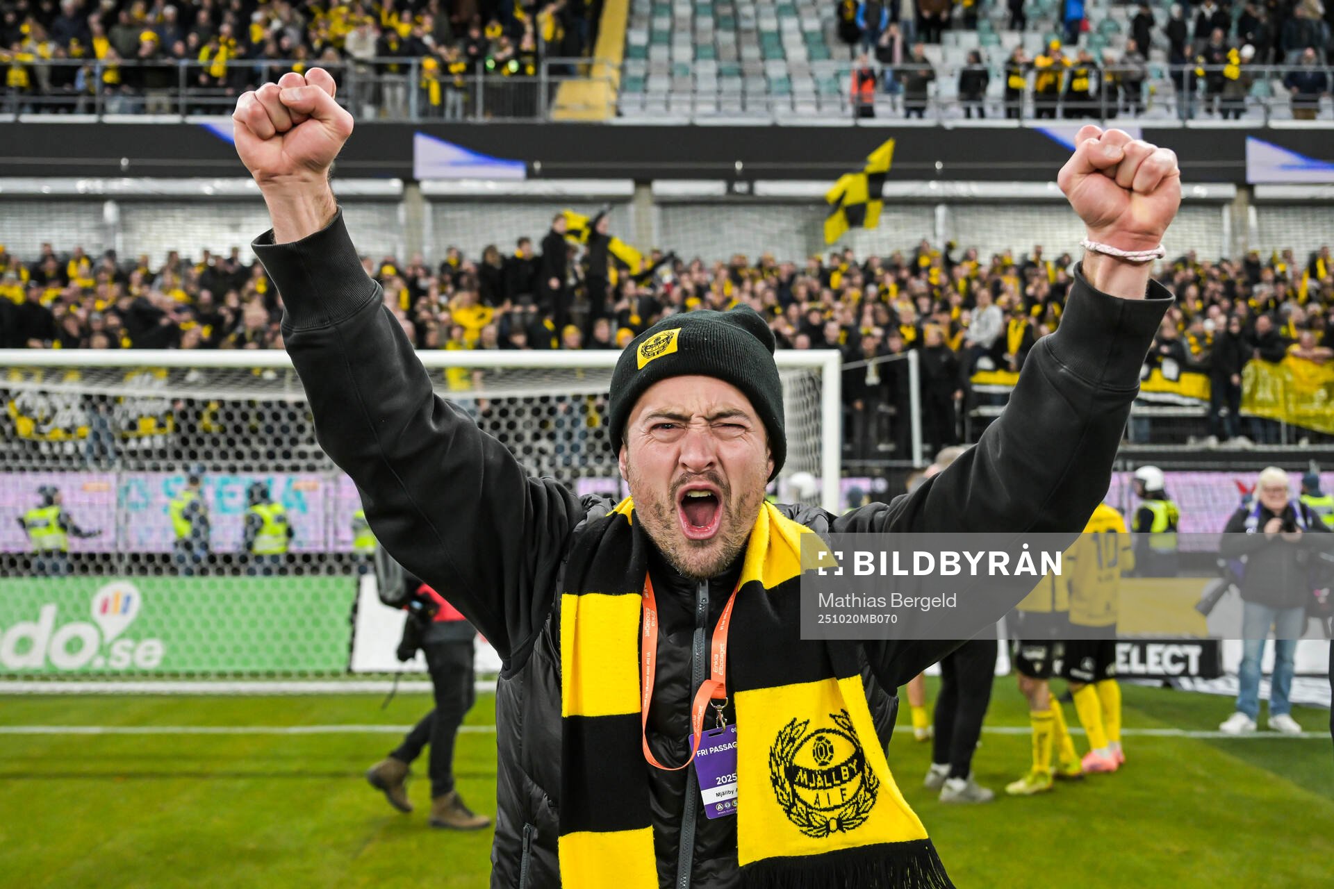Mjällbys Jacob Lennartsson jublar