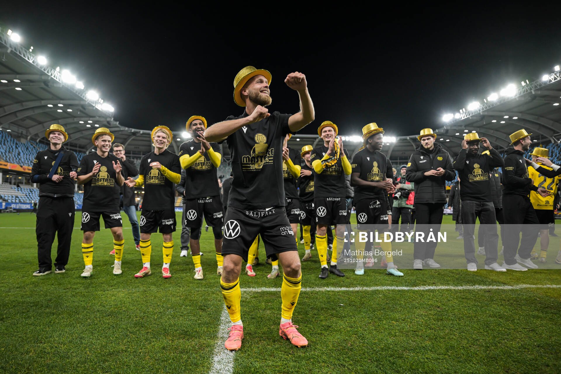 Mjällbys Viktor Gustafson jublar