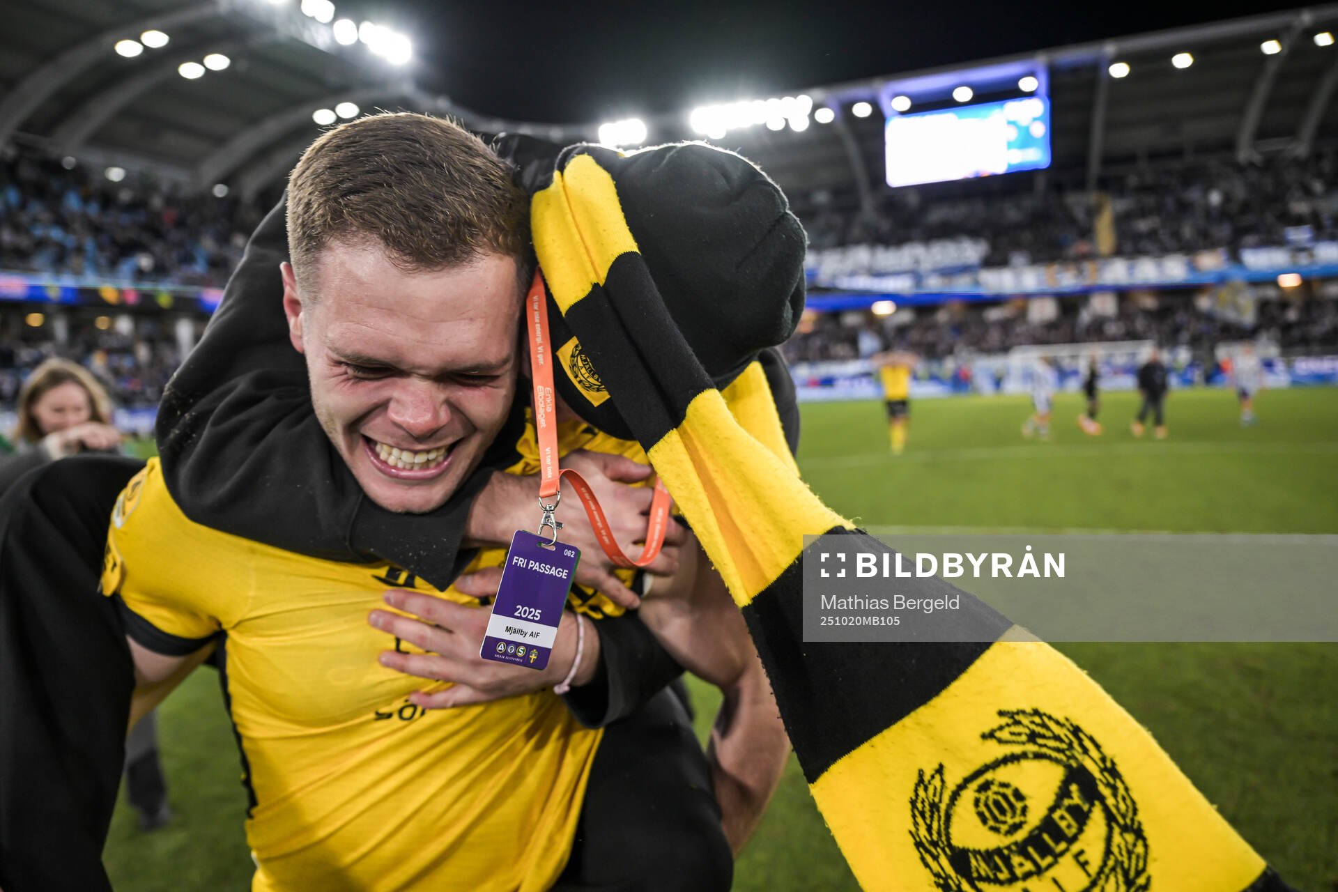 Mjällbys Jacob Bergström och Jacob Lennartsson jublar