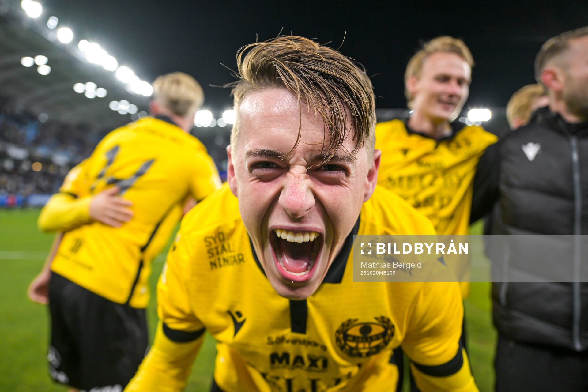 Mjällbys Elliot Stroud jublar