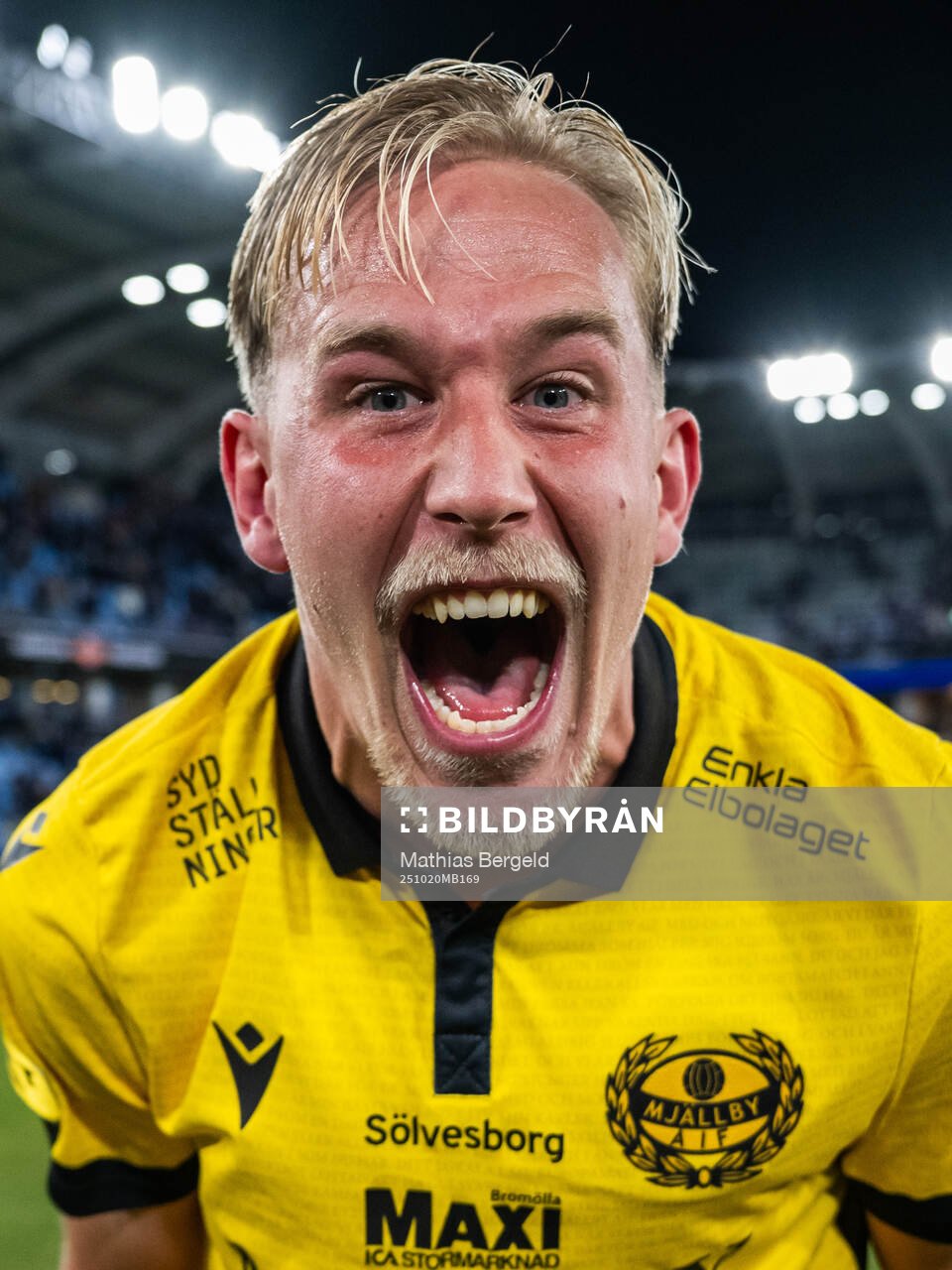 Mjällbys Herman Johansson jublar