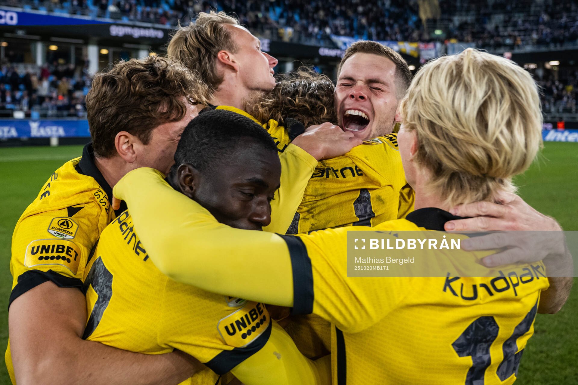 Mjällbys Alexander Johansson, Abdoulie Manneh, och Jacob