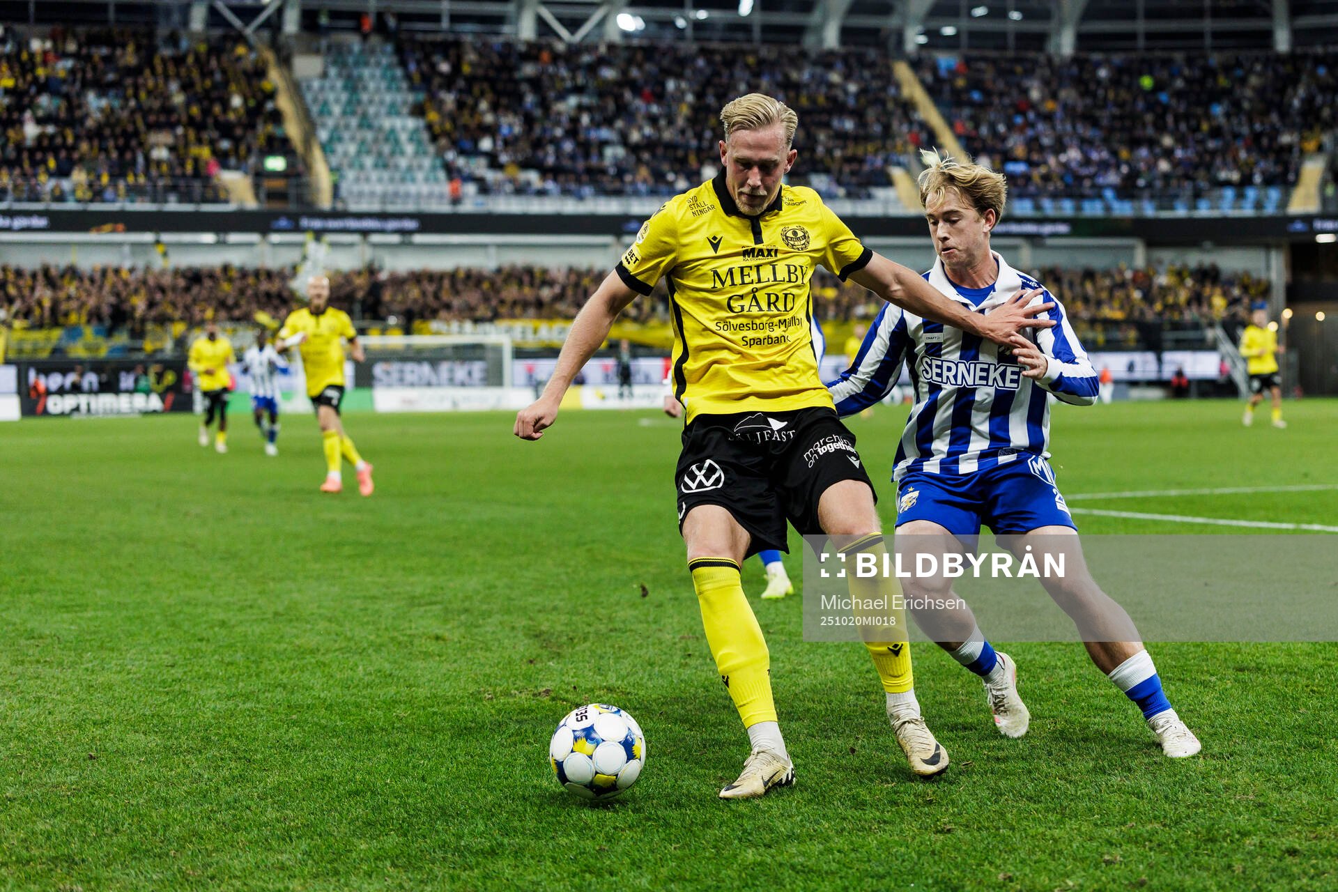 Mjällbys Herman Johansson och IFK Göteborgs Noah Tolf