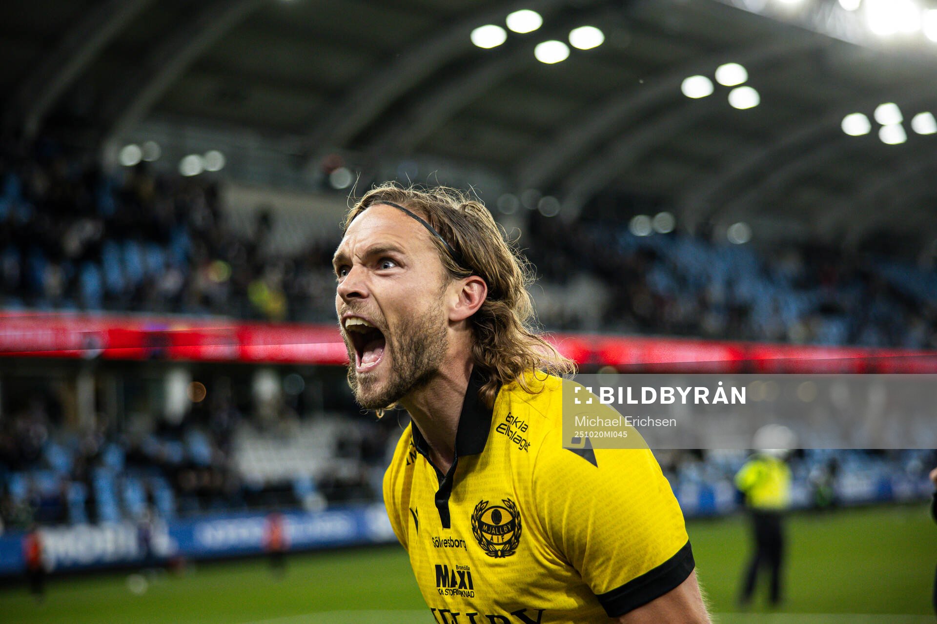 Mjällbys Tom Pettersson jublar