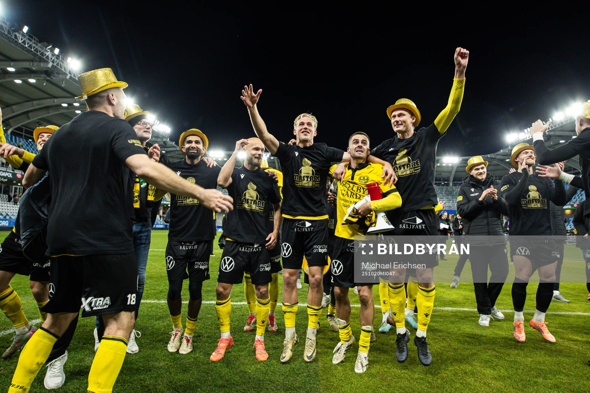 Mjällbys spelare jublar