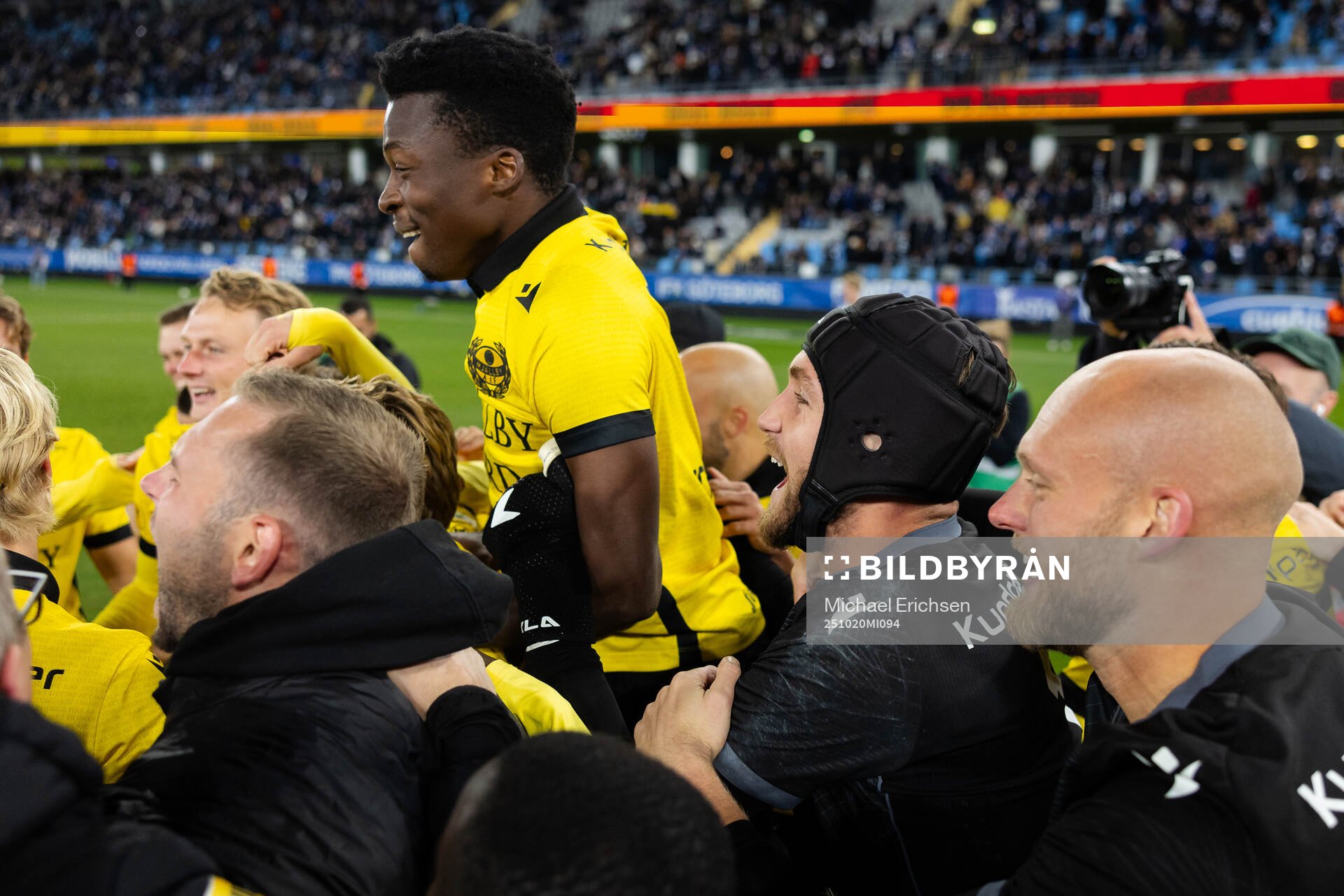 Mjällbys spelare jublar