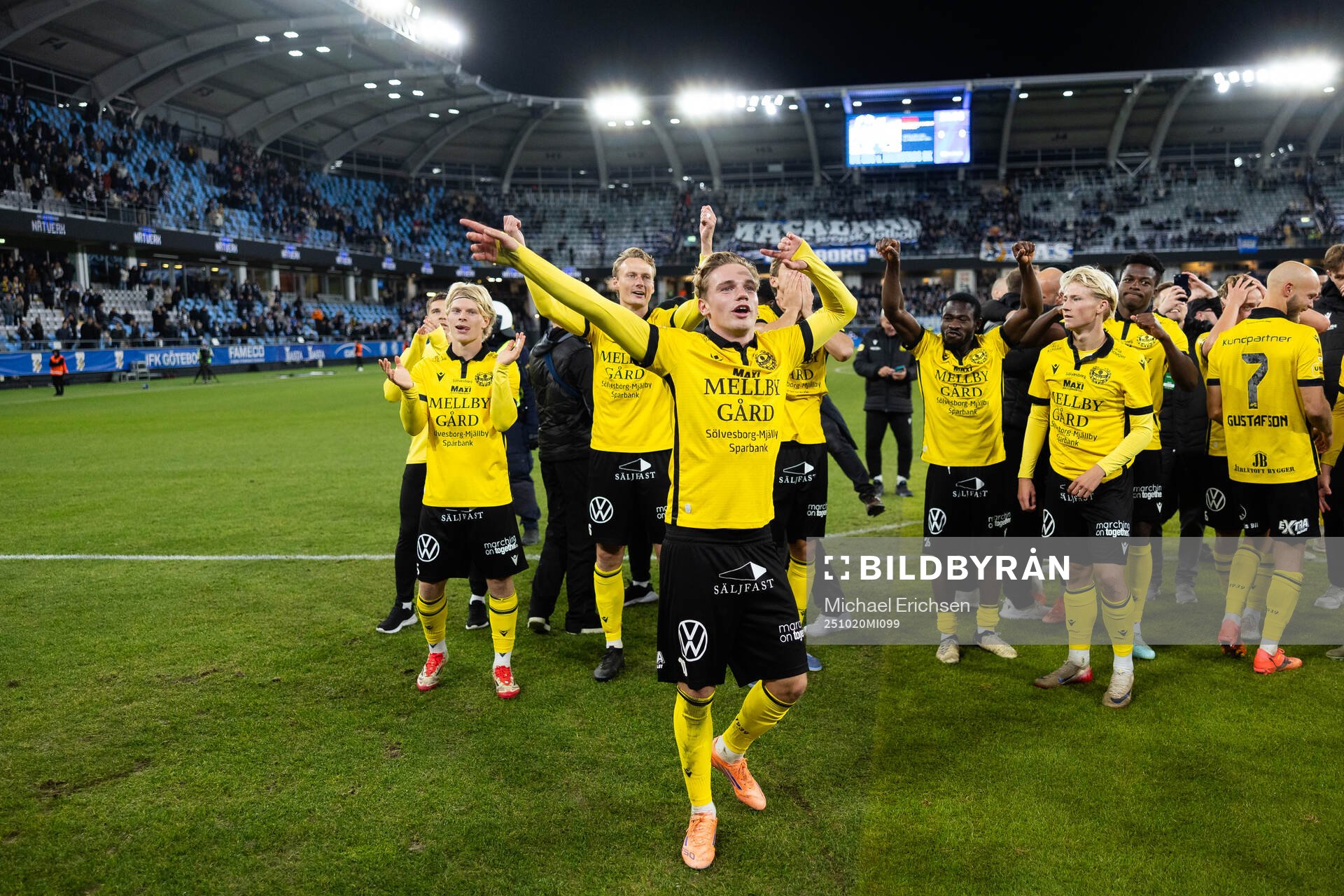 Mjällbys Jeppe Kjaer jublar