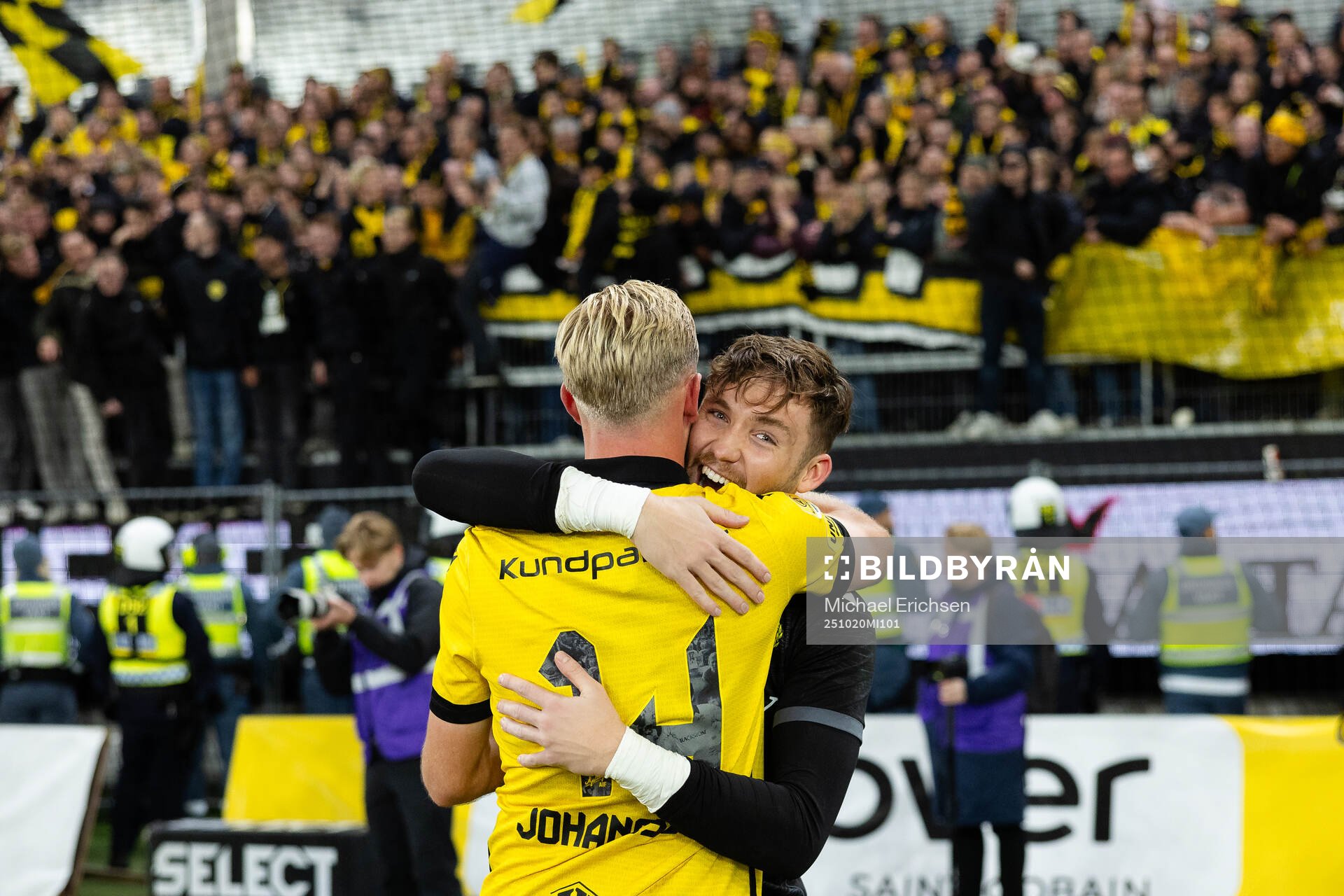 Mjällbys Herman Johansson och målvakt Noel Törnqvist