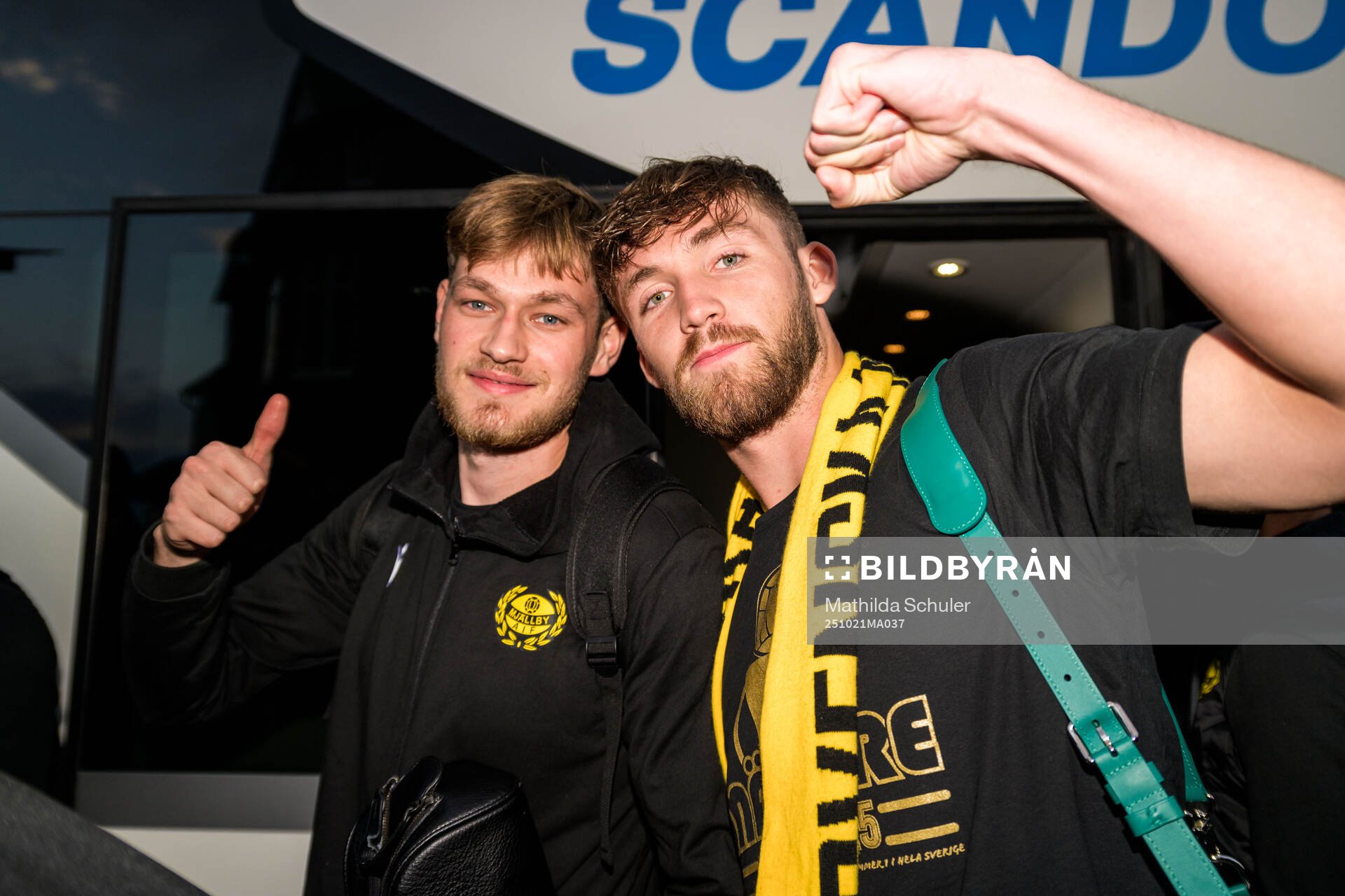 Mjällbys Ludvig Svanberg och målvakt Noel Törnqvist när