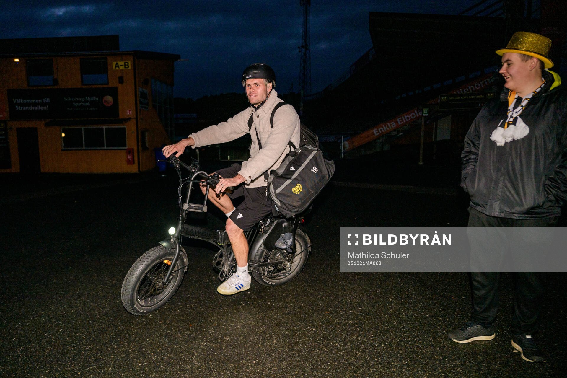 Mjällbys Jacob Bergström cyklar hem