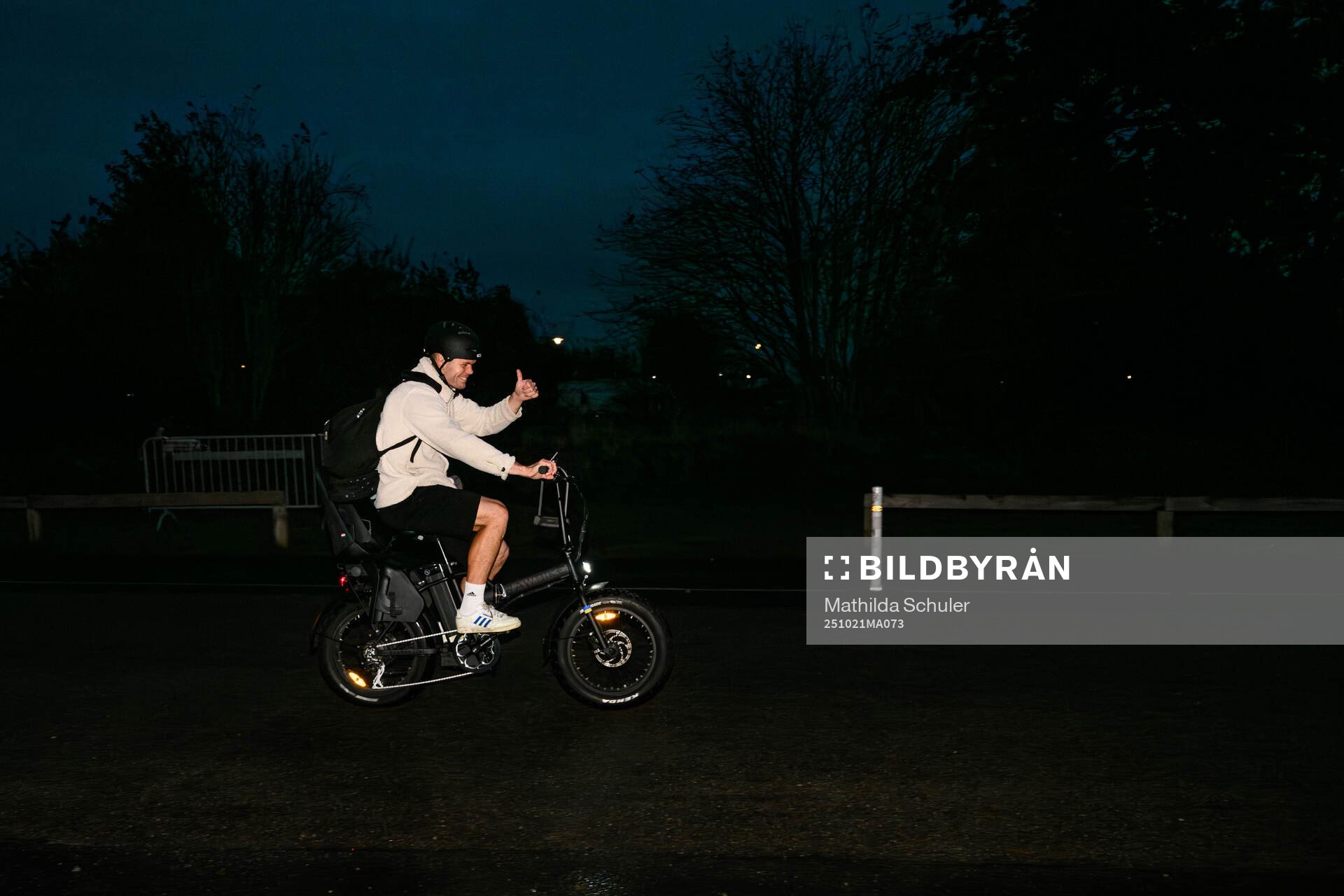 Mjällbys Jacob Bergström cyklar hem
