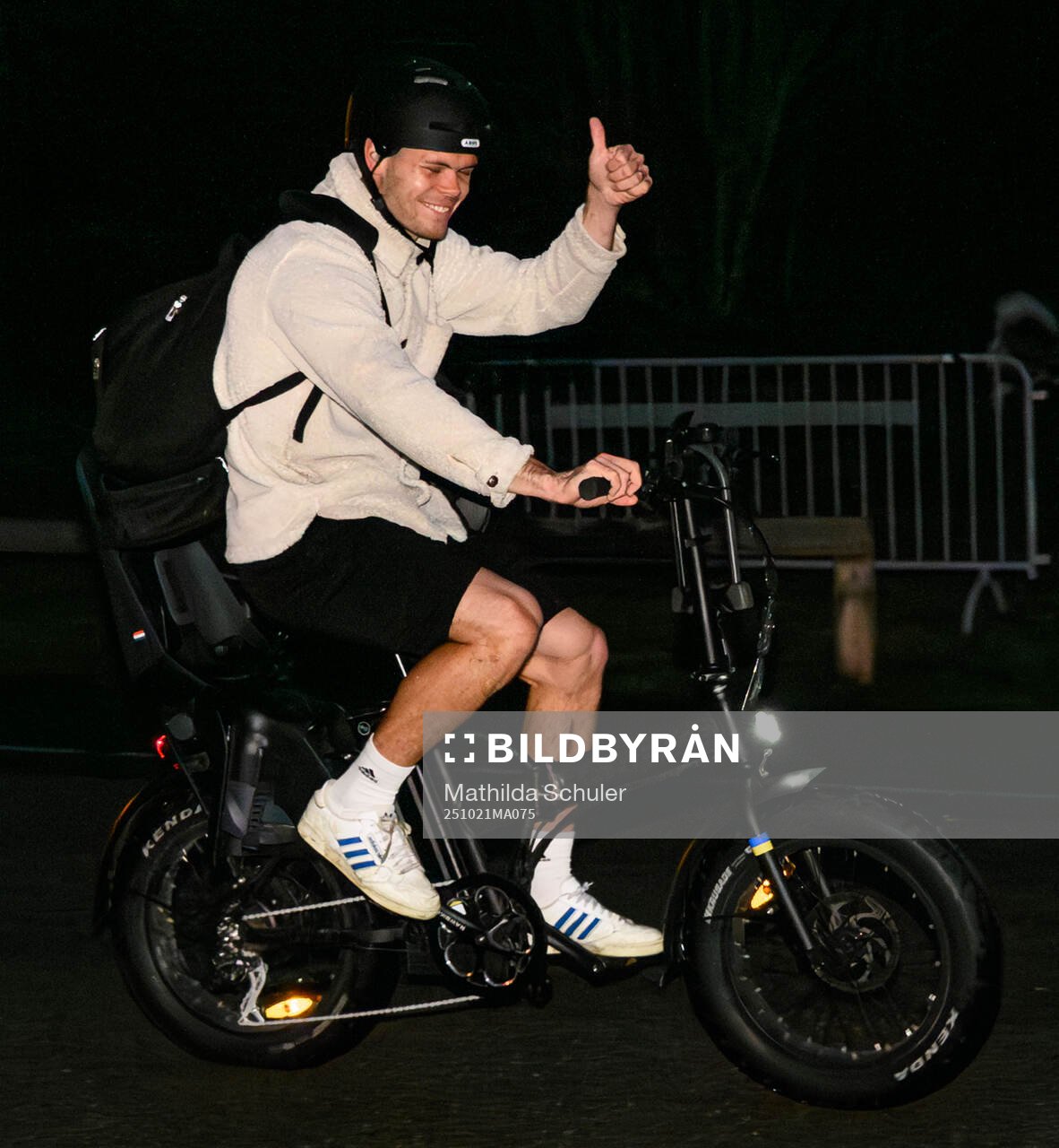 Mjällbys Jacob Bergström cyklar hem