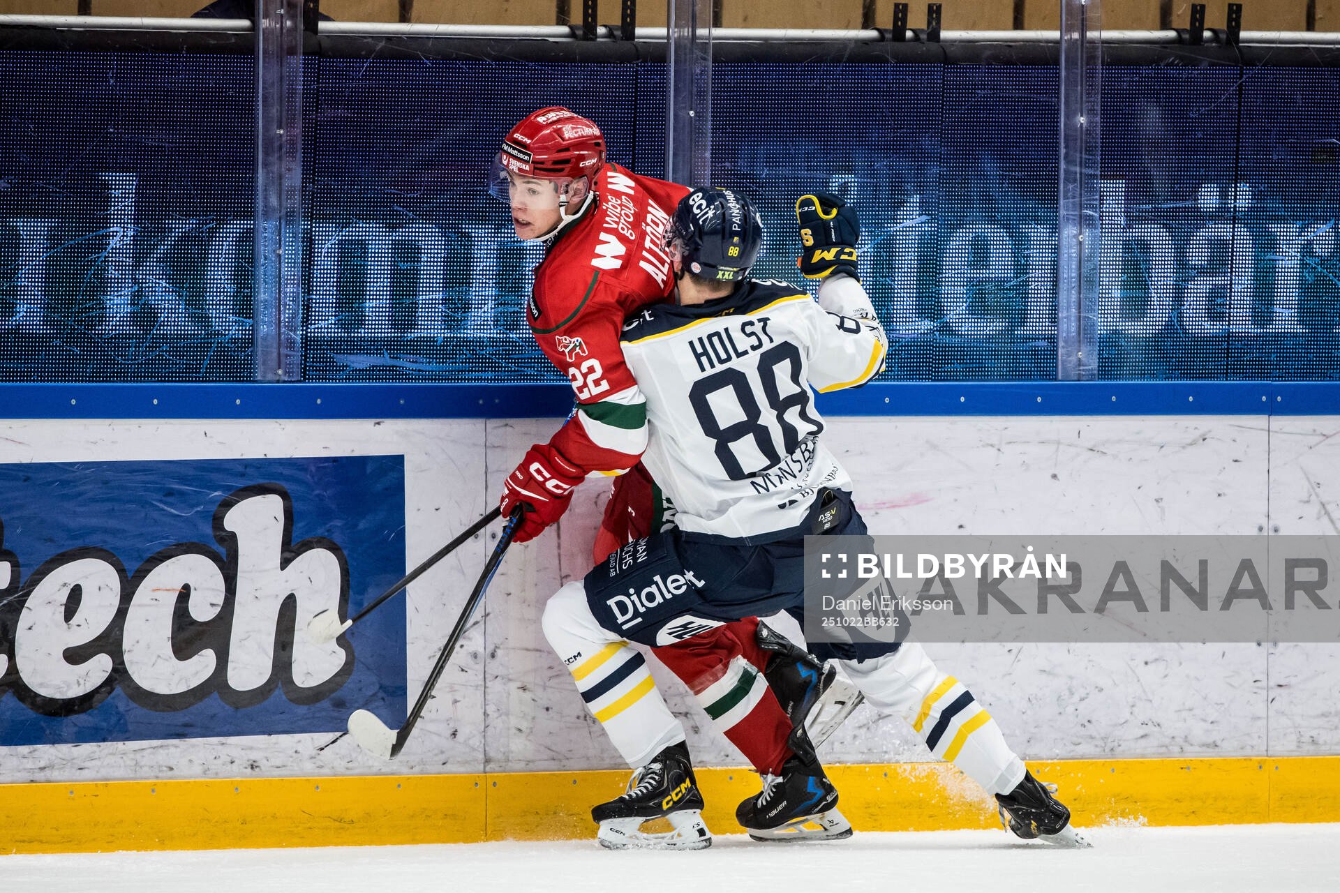 Moras Dennis Altörn och Södertäljes Filip Holst