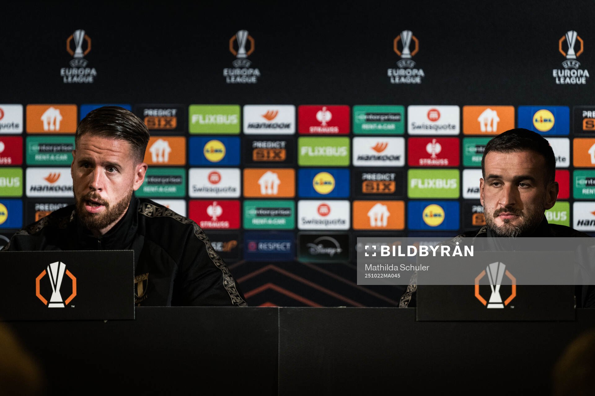 Pontus Jansson and Head coach Anes Mravac