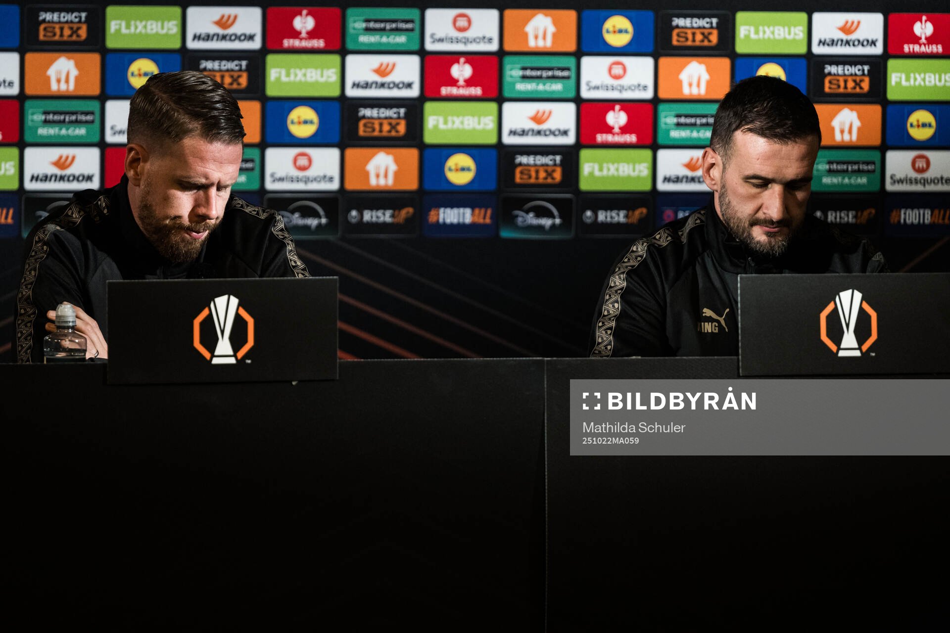 Pontus Jansson and Head coach Anes Mravac