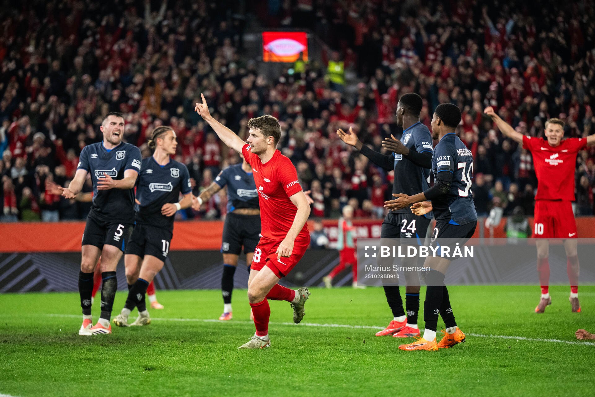 Jacob Ebsen Sørensen of Brann celebrates