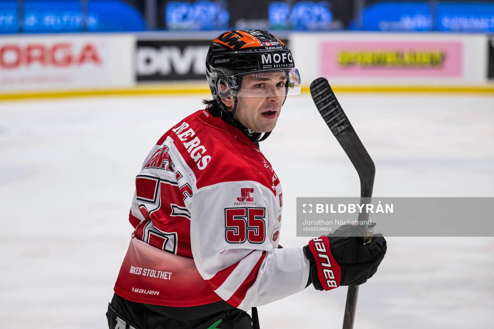 Örebros David Quenneville jublar