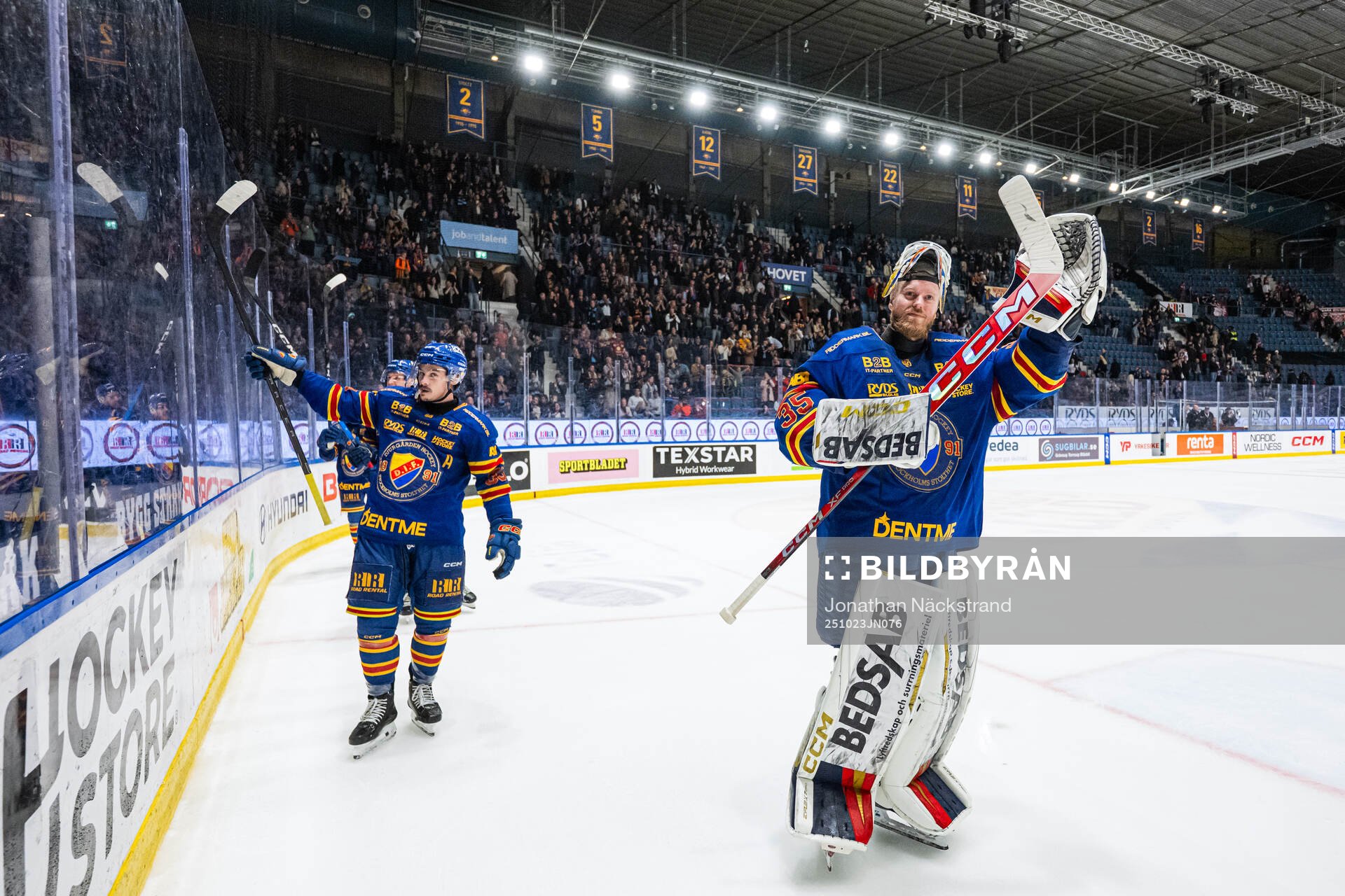 Djurgårdens Charles Hudon och målvakt Magnus Hellberg