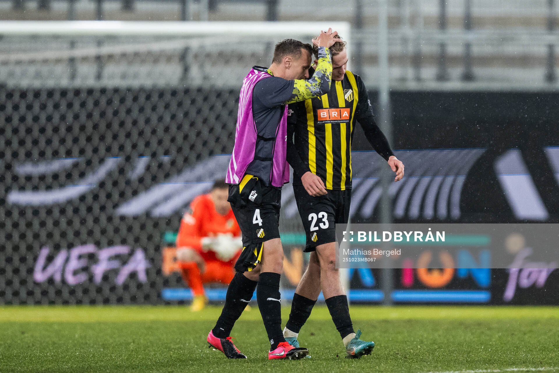 Marius Lode and Olle Samuelsson of Häcken look dejected
