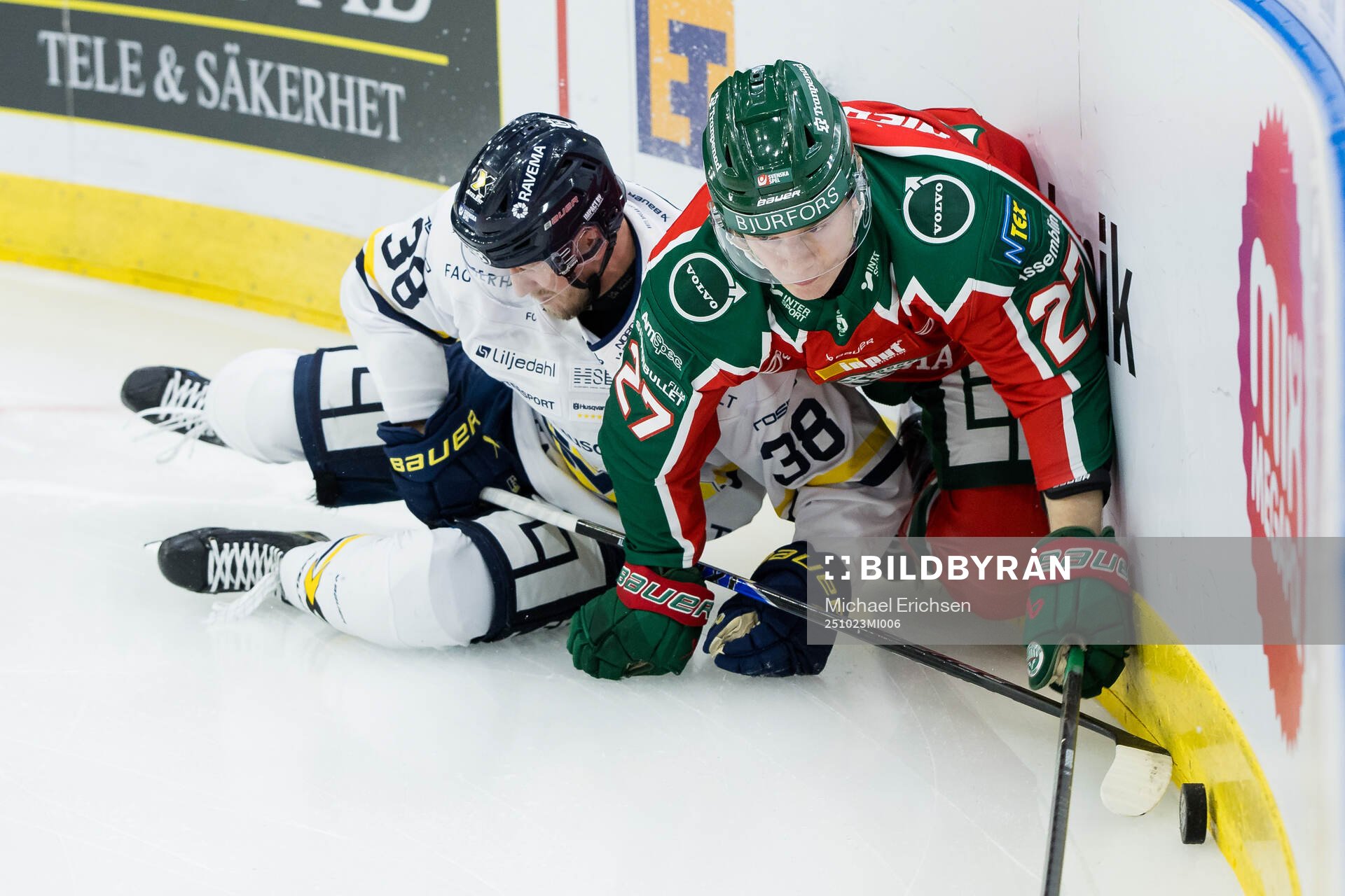 HV71s Olle Alsing och Frölundas Theodor Niederbach
