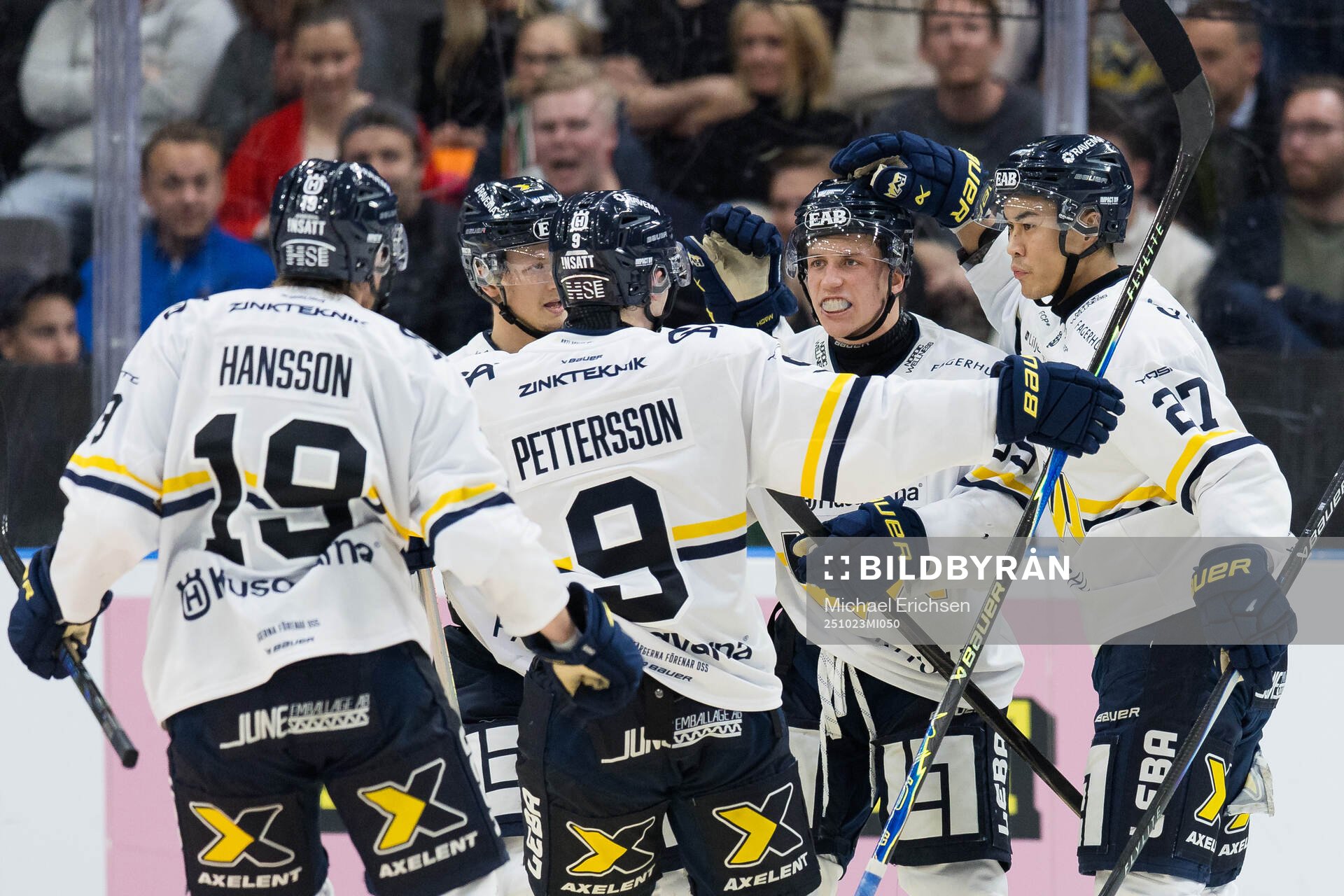 HV71s Jamiro Reber jublar