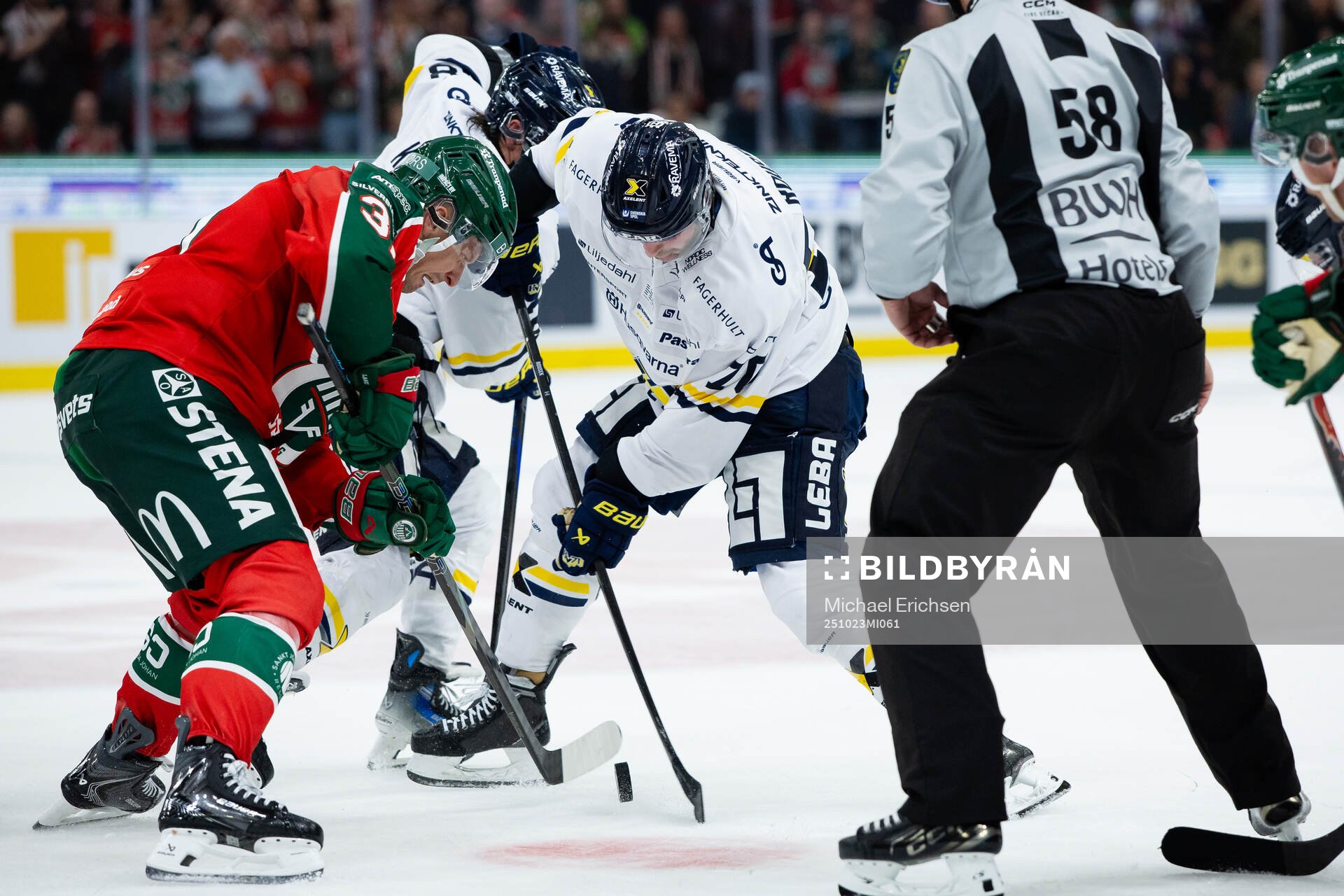 Frölundas Nicklas Lasu och HV71s Lukas Rousek