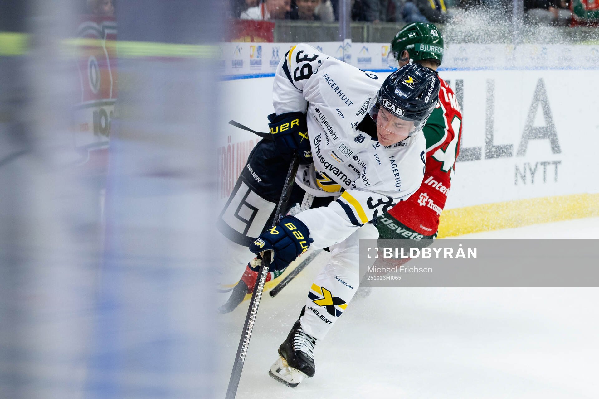 HV71s Jamiro Reber och Frölundas Tom Nilsson