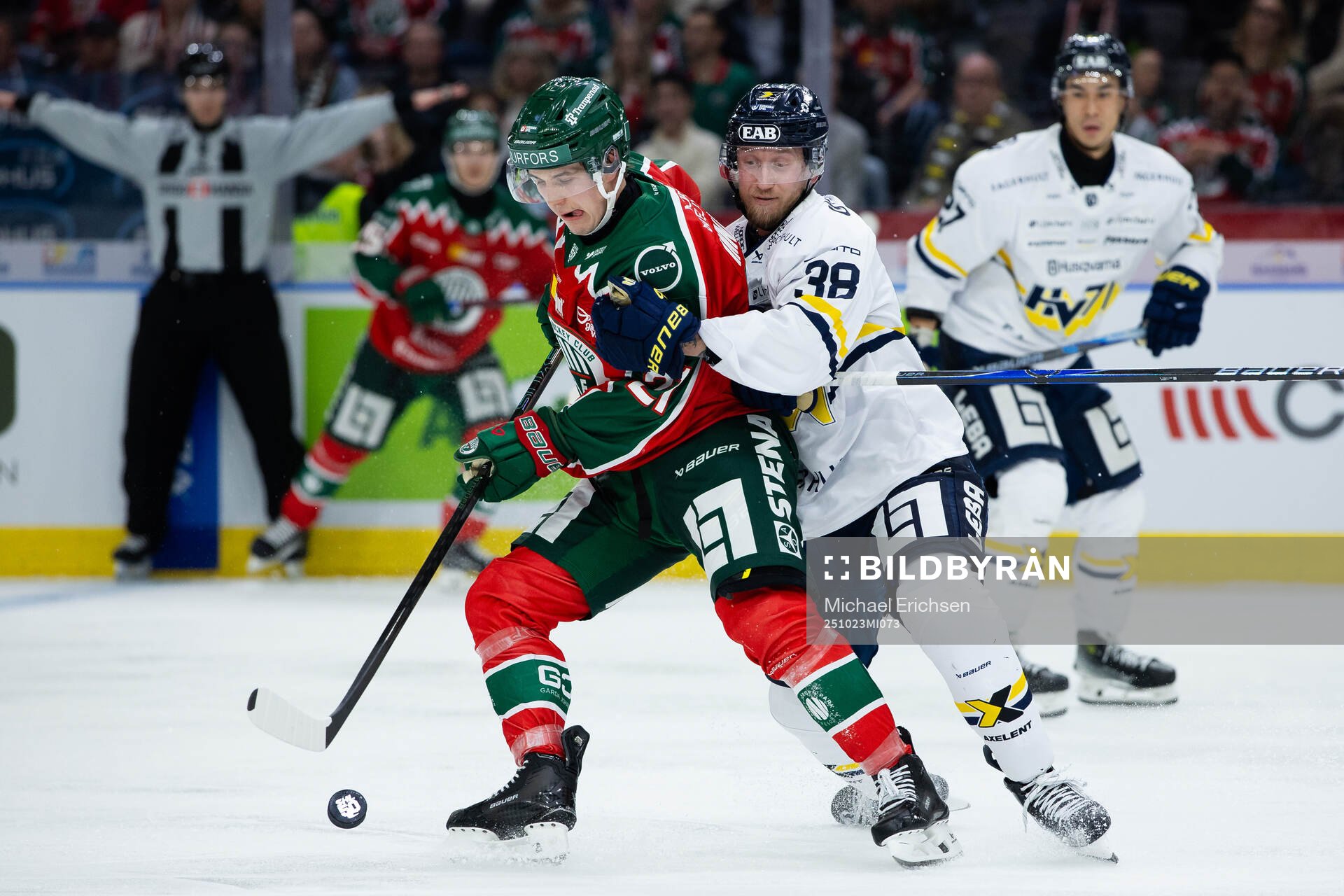 Frölundas Jere Innala och HV71s Olle Alsing