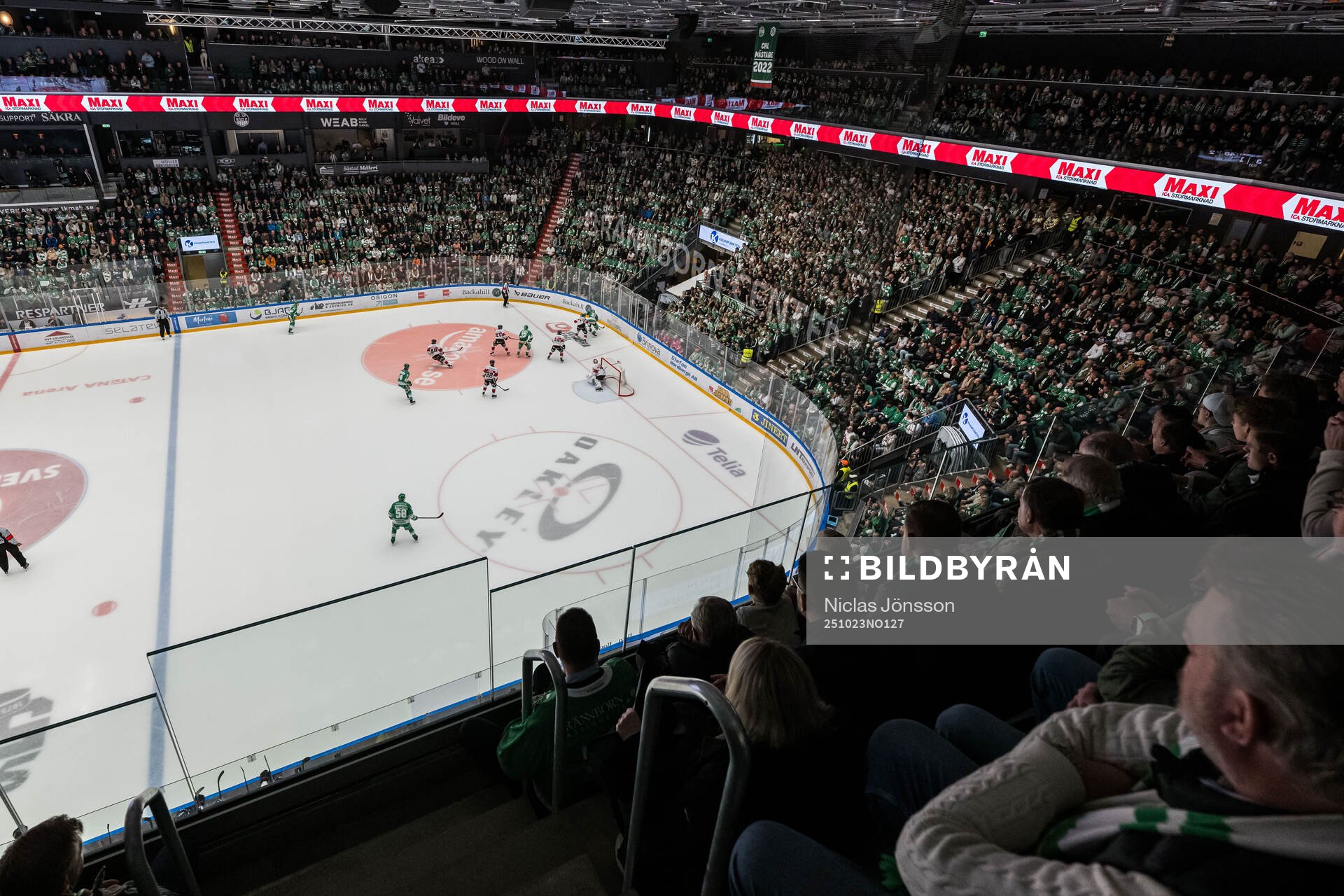 Vy över ett fullsatt Catena arena