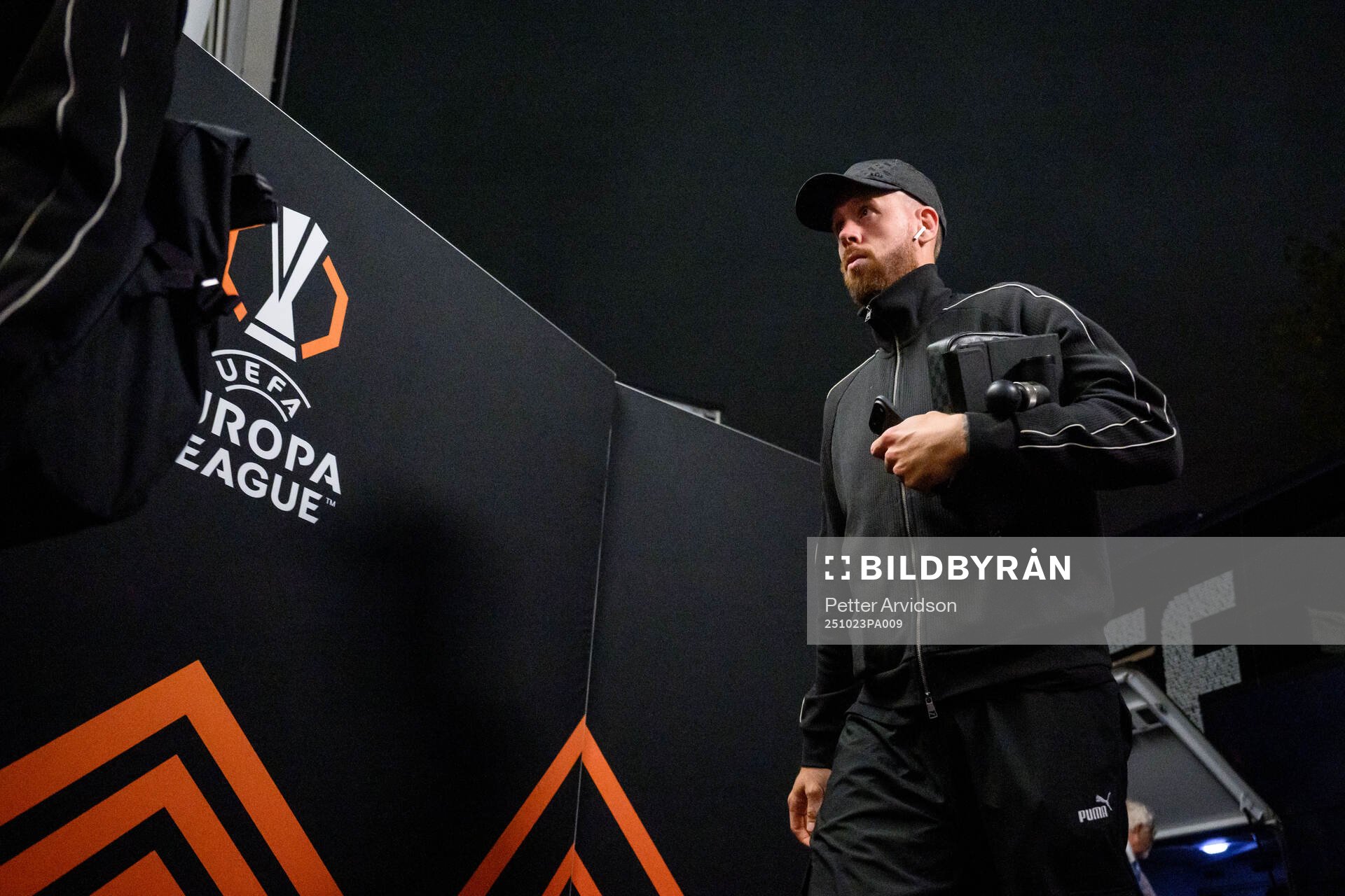 Pontus Jansson of Malmö FF arrives at the stadium