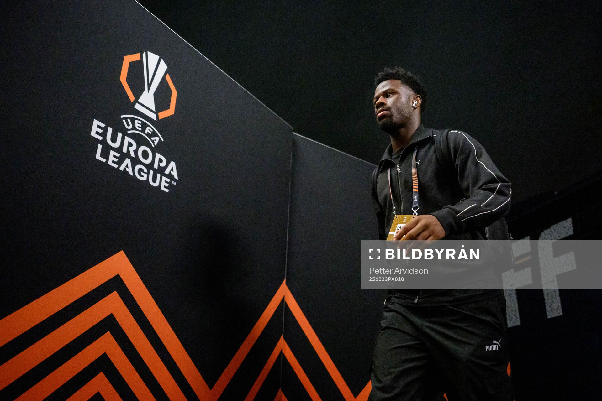 Emmanuel Ekong of Malmö FF arrives at the stadium