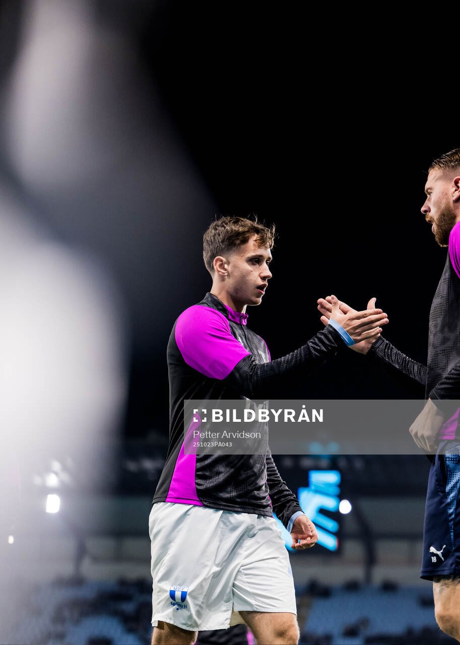 Kenan Busuladzic and Pontus Jansson of Malmö FF
