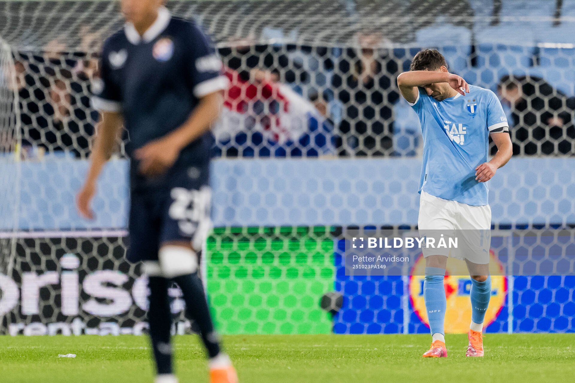 Colin Rösler of Malmö FF looks dejected