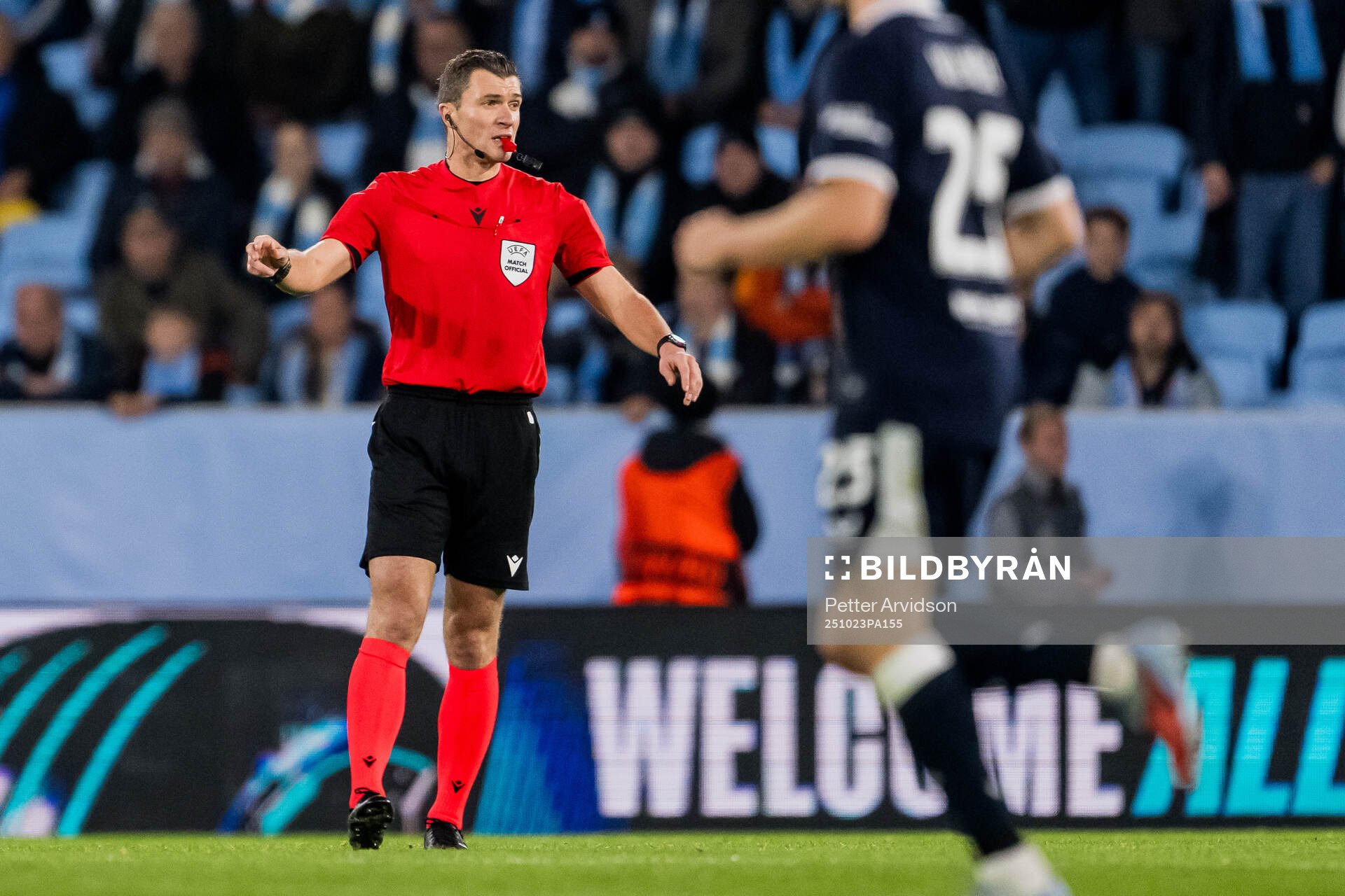 Referee Willy Delajod