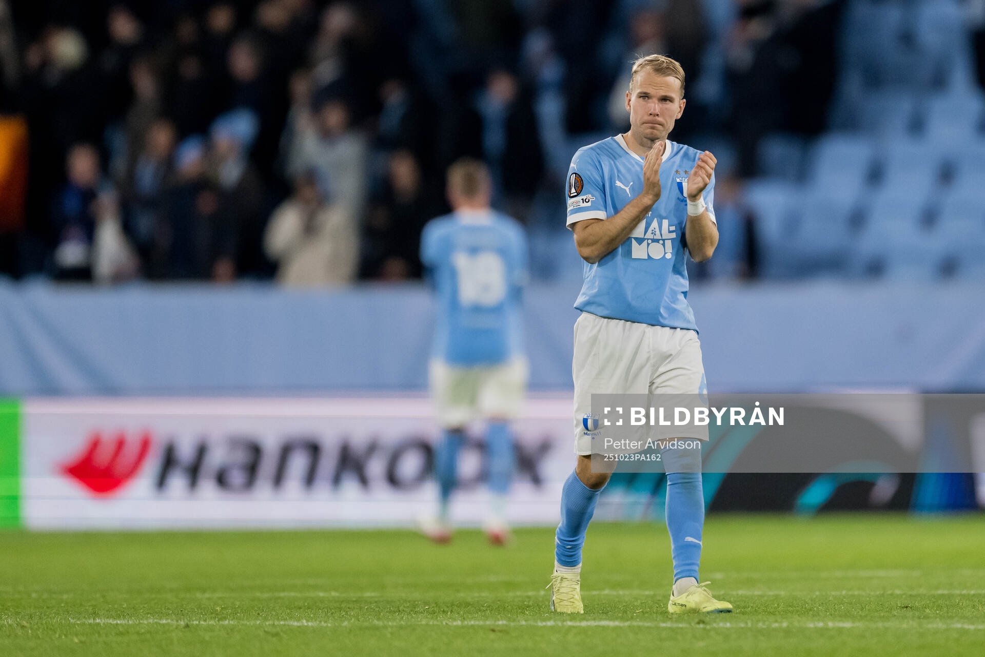 Oscar Lewicki of Malmö FF looks dejected