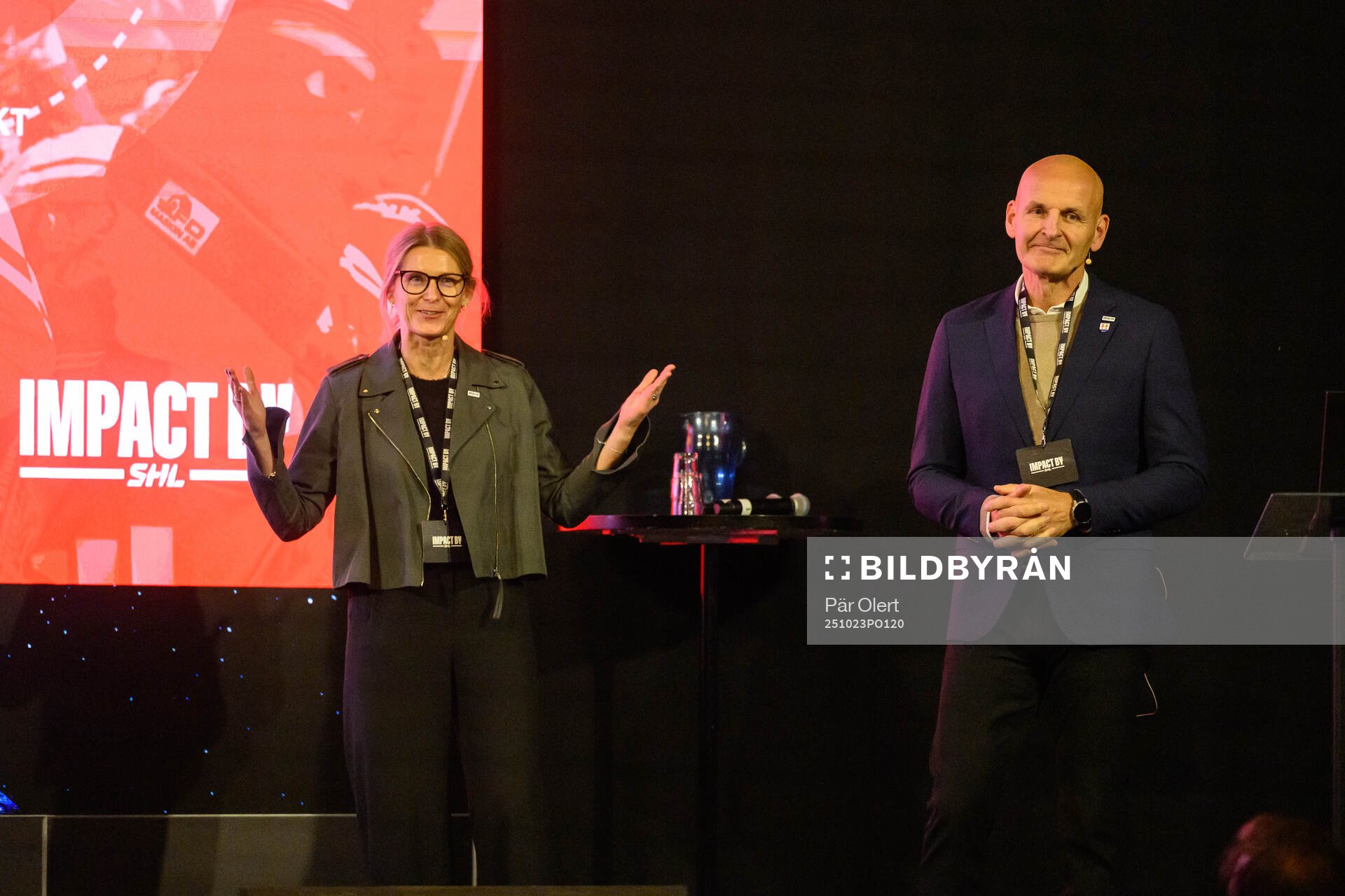 Jenny Silfverstrand VD shl och Timrå IKs klubbchef Fredik