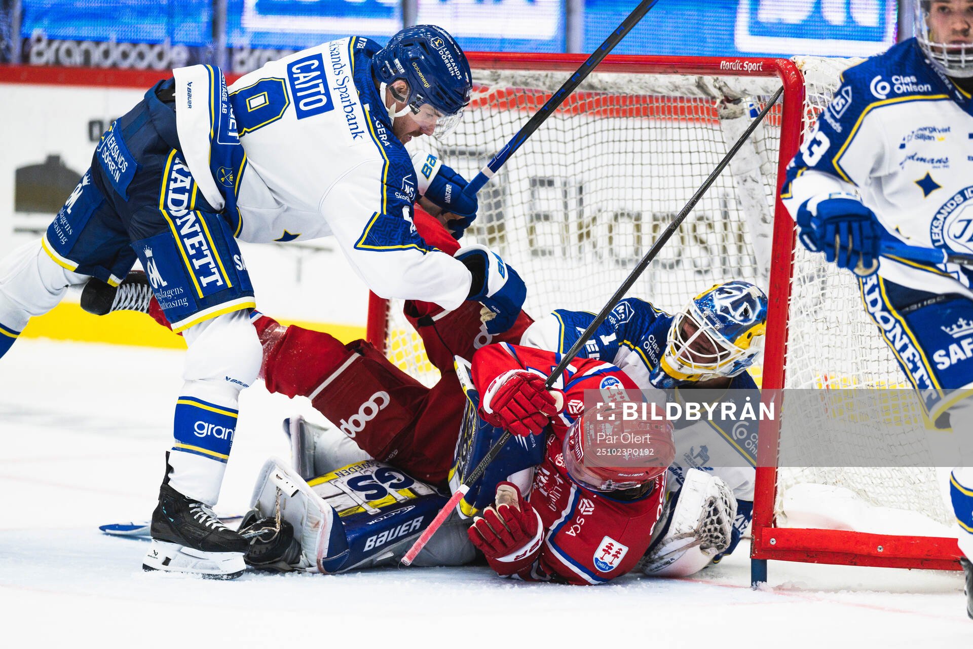 Timrås Erik Walli Walterholm och Leksands målvakt Marcus