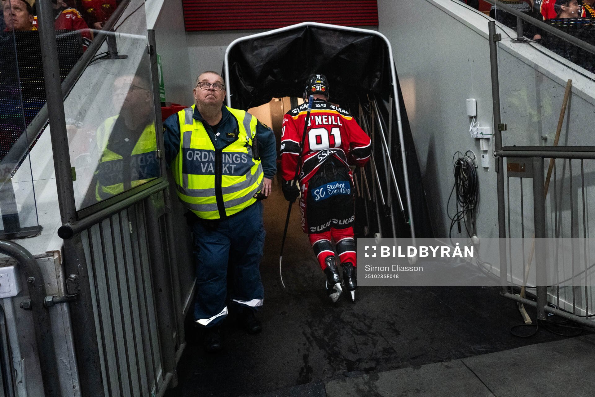 Luleås Brian O'Neill lämnar isen