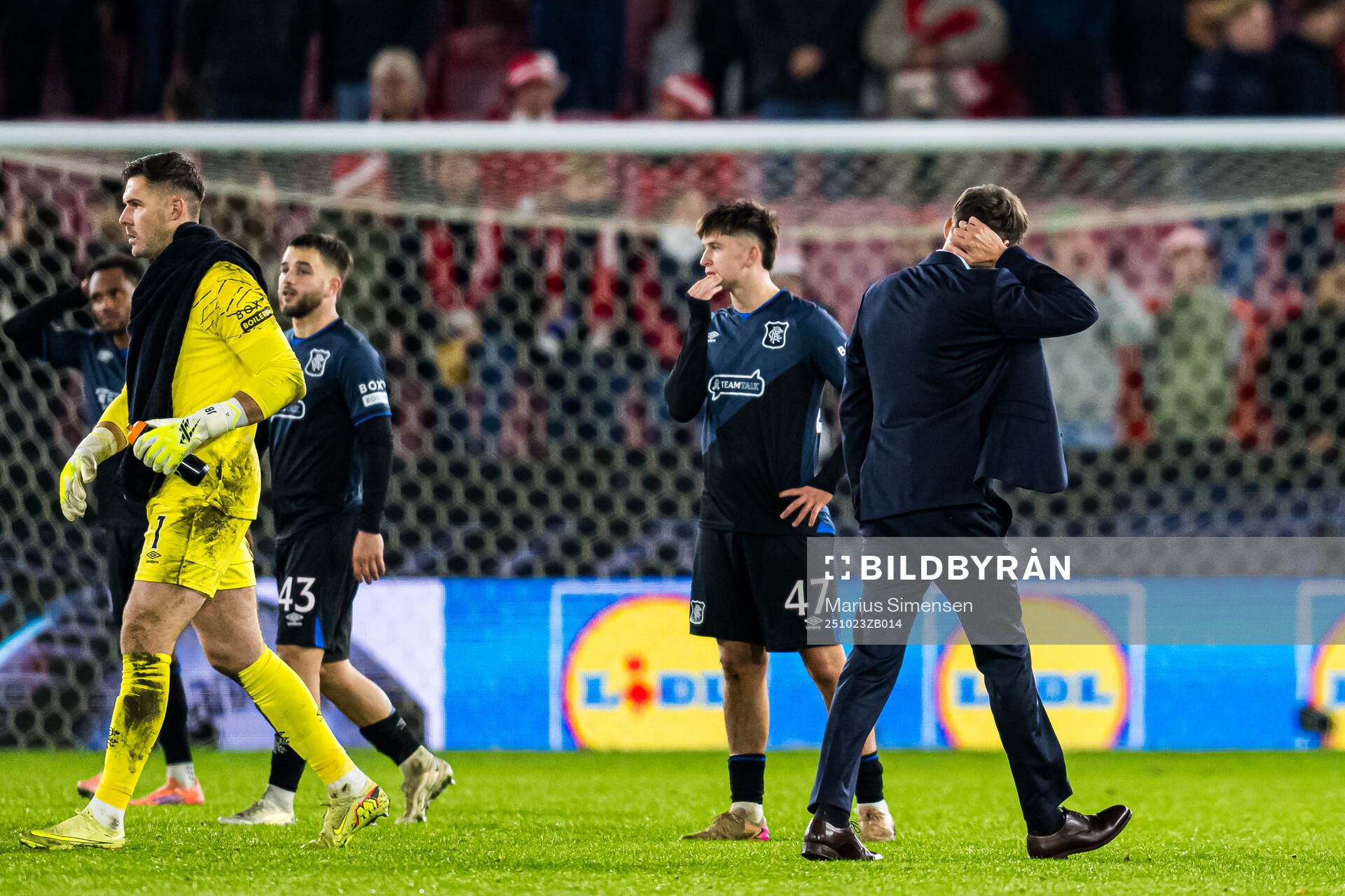 Head coach Danny Röhl of Rangers looks dejected